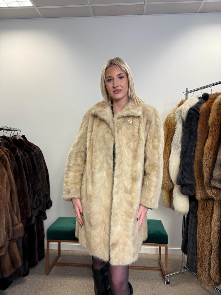 White Mink Fur Coat, M/L Size, Women's Fur Coat, Vintage Fur Coat, Real Fur Coat, Mink Coat, White Mink Fur, Mink Fur Coat, White Mink Coat