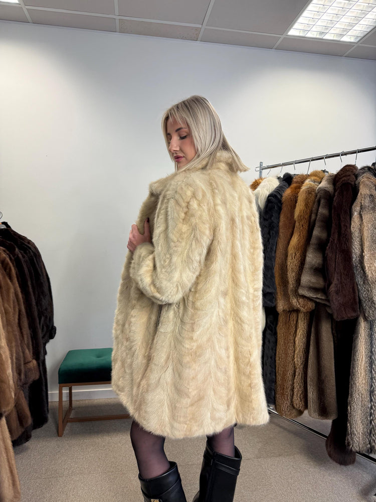 White Mink Fur Coat, M/L Size, Women's Fur Coat, Vintage Fur Coat, Real Fur Coat, Mink Coat, White Mink Fur, Mink Fur Coat, White Mink Coat