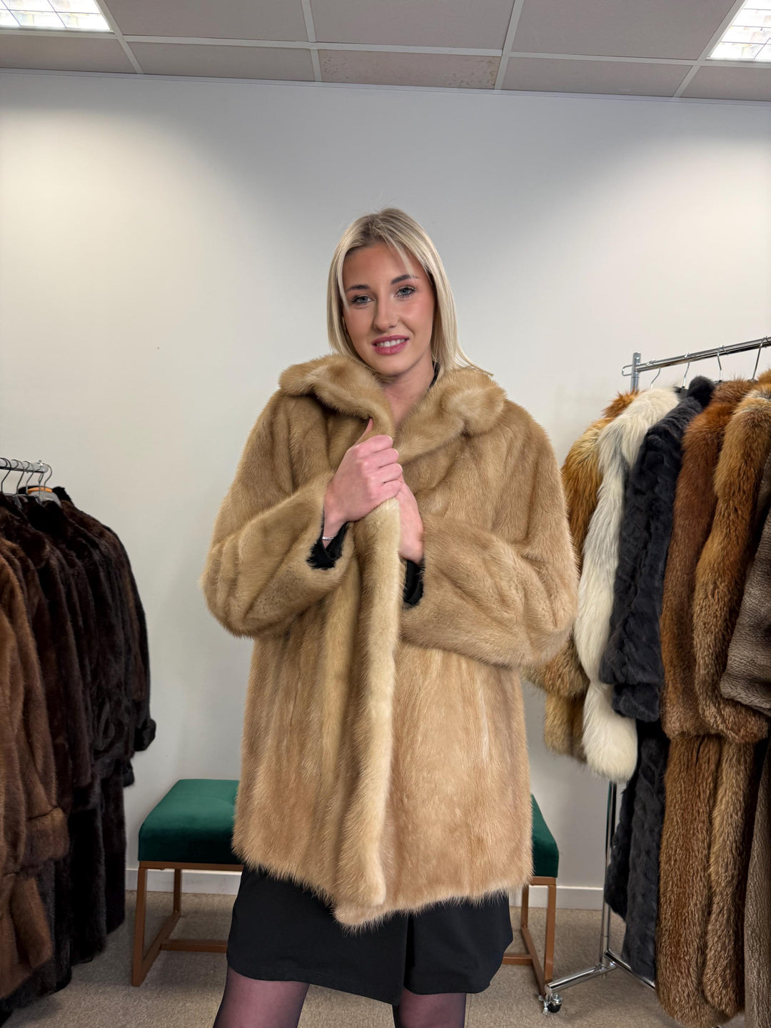 White Mink Fur Jacket, M/L Size, Women's Fur Coat, Vintage Fur Coat, Real Fur Jacket, Mink Jacket, Cream Mink Fur, Mink Fur Coat, White Mink