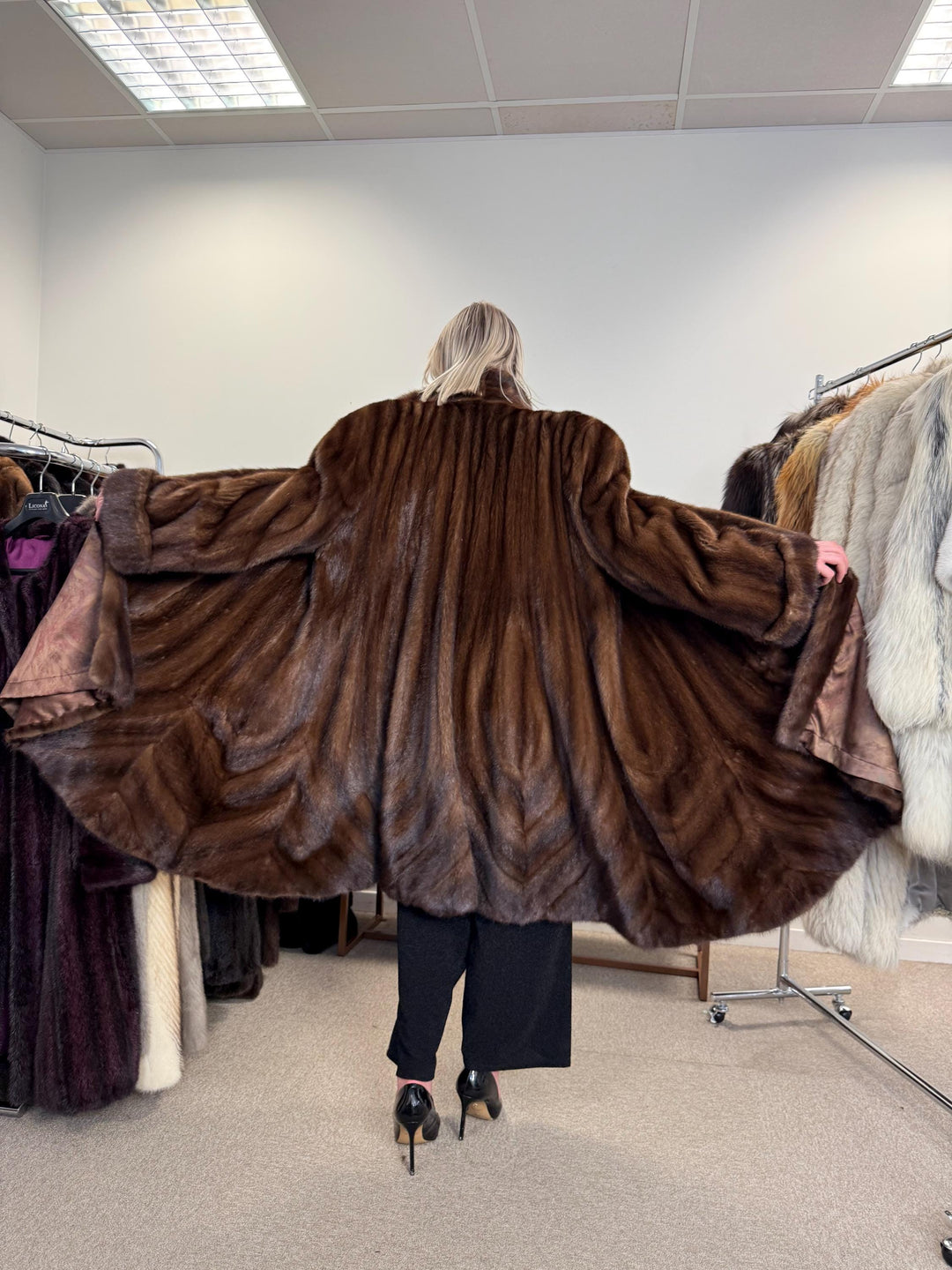 Luxury Swinger Mink Coat, 3XL Size, Brown Mink Fur Coat, Vintage Fur Coat, Long Mink Coat, Women's Fur Coat, Real Mink Fur, Brown Mink Coat