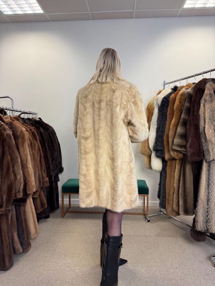 White Mink Fur Coat, M/L Size, Women's Fur Coat, Vintage Fur Coat, Real Fur Coat, Mink Coat, White Mink Fur, Mink Fur Coat, White Mink Coat