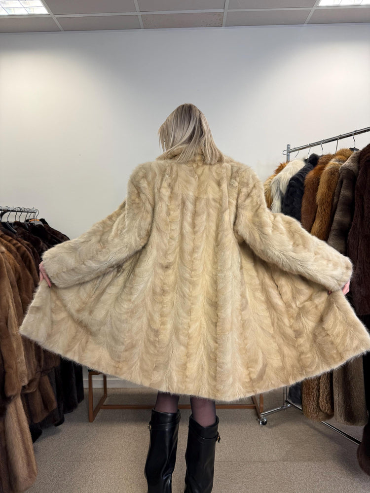 White Mink Fur Coat, M/L Size, Women's Fur Coat, Vintage Fur Coat, Real Fur Coat, Mink Coat, White Mink Fur, Mink Fur Coat, White Mink Coat