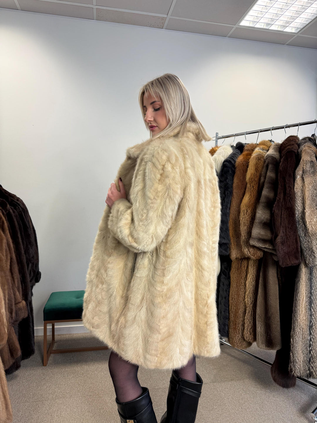 White Mink Fur Coat, M/L Size, Women's Fur Coat, Vintage Fur Coat, Real Fur Coat, Mink Coat, White Mink Fur, Mink Fur Coat, White Mink Coat