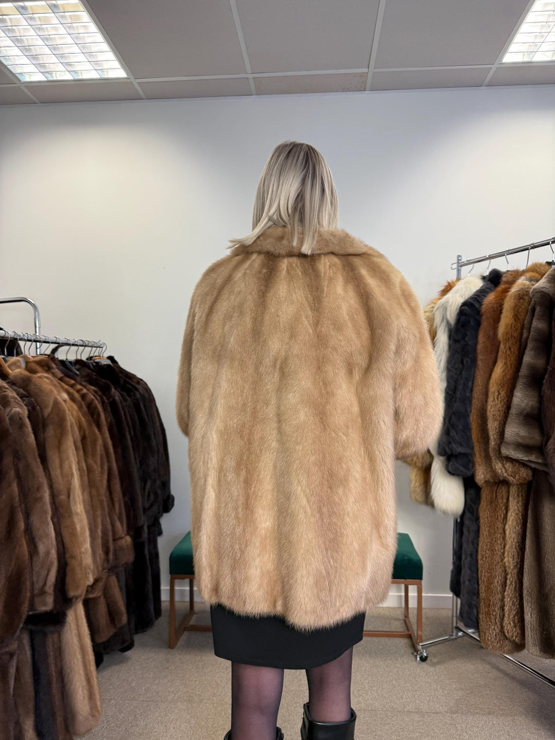 White Mink Fur Jacket, M/L Size, Women's Fur Coat, Vintage Fur Coat, Real Fur Jacket, Mink Jacket, Cream Mink Fur, Mink Fur Coat, White Mink