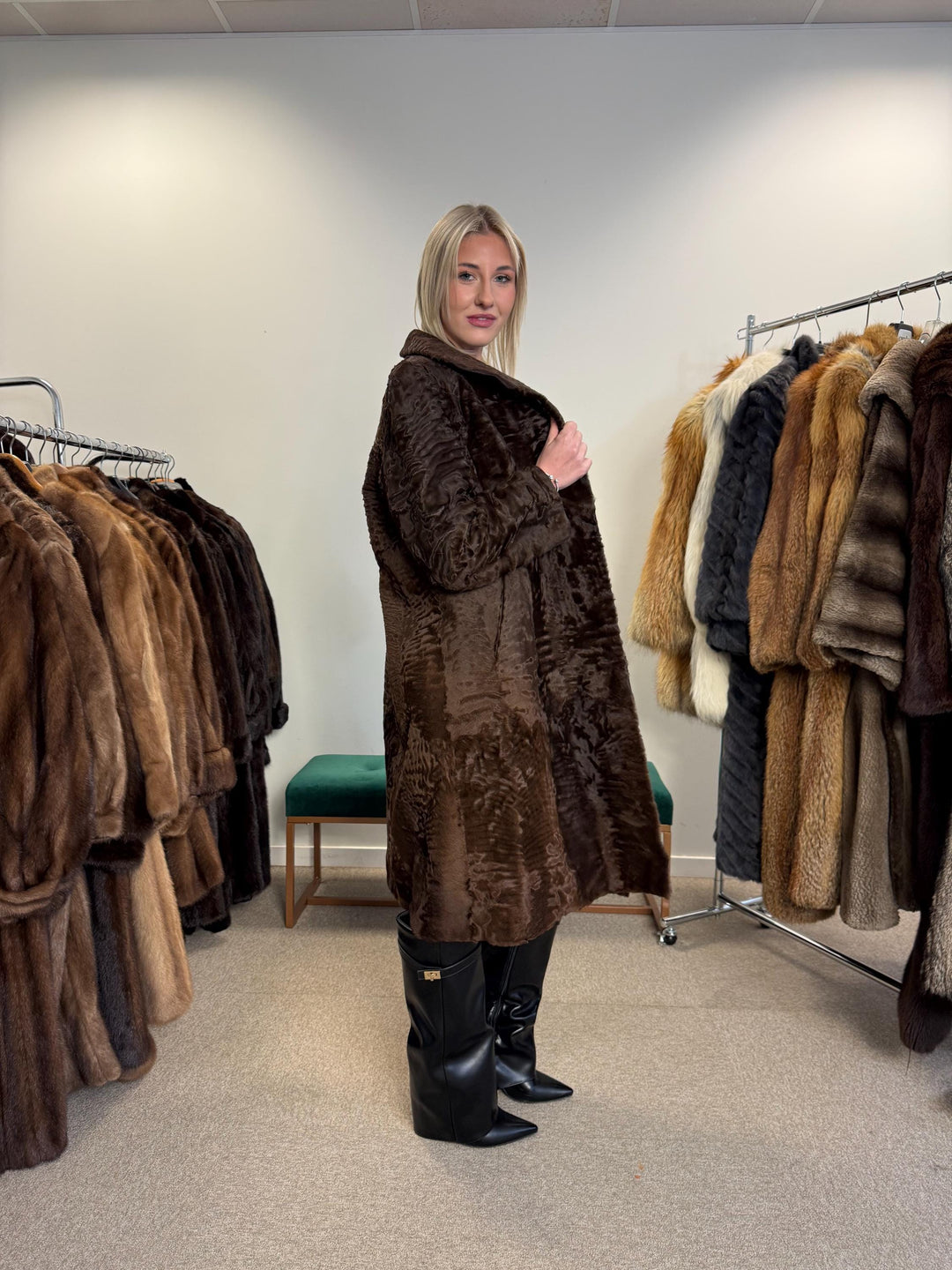 Brown Astrakhan Fur Coat, Medium Size, Swakara Astrakhan Coat, Vintage Fur Coat, Women's Fur Coat, Real Fur Coat, Fur Coat, Astrakhan Coat