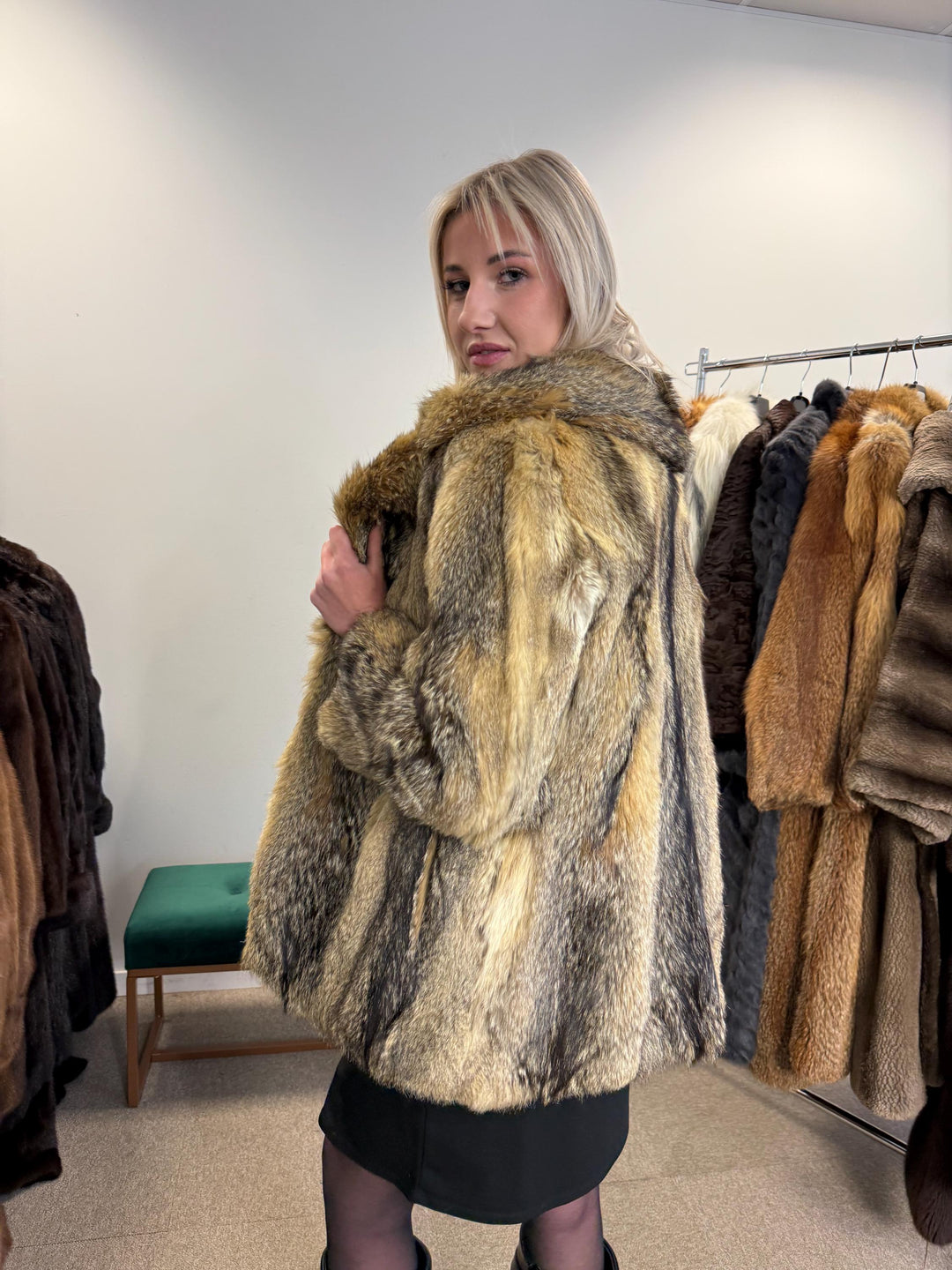 Coyote Fur Coat, Medium Size, Vintage Fur Coat, Coyote Fur Coat, Real Fur Coat, Women's Fur Coat, Real Coyote Fur Coat, Coyote Coat Women