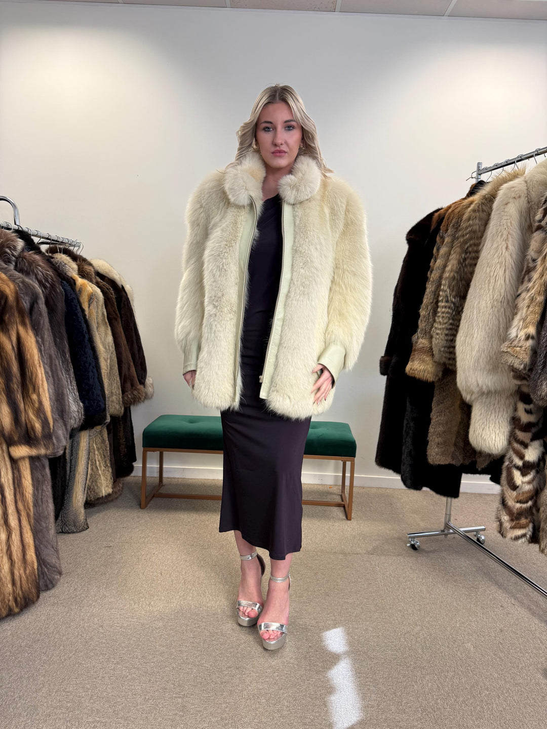 White Fox Fur Coat, Medium Size, Vintage Fur Coat, Women's Fur Coat, Zipper Fox Fur Coat, Real Fox, Soft Fur Coat, White Fox Coat, White Fox