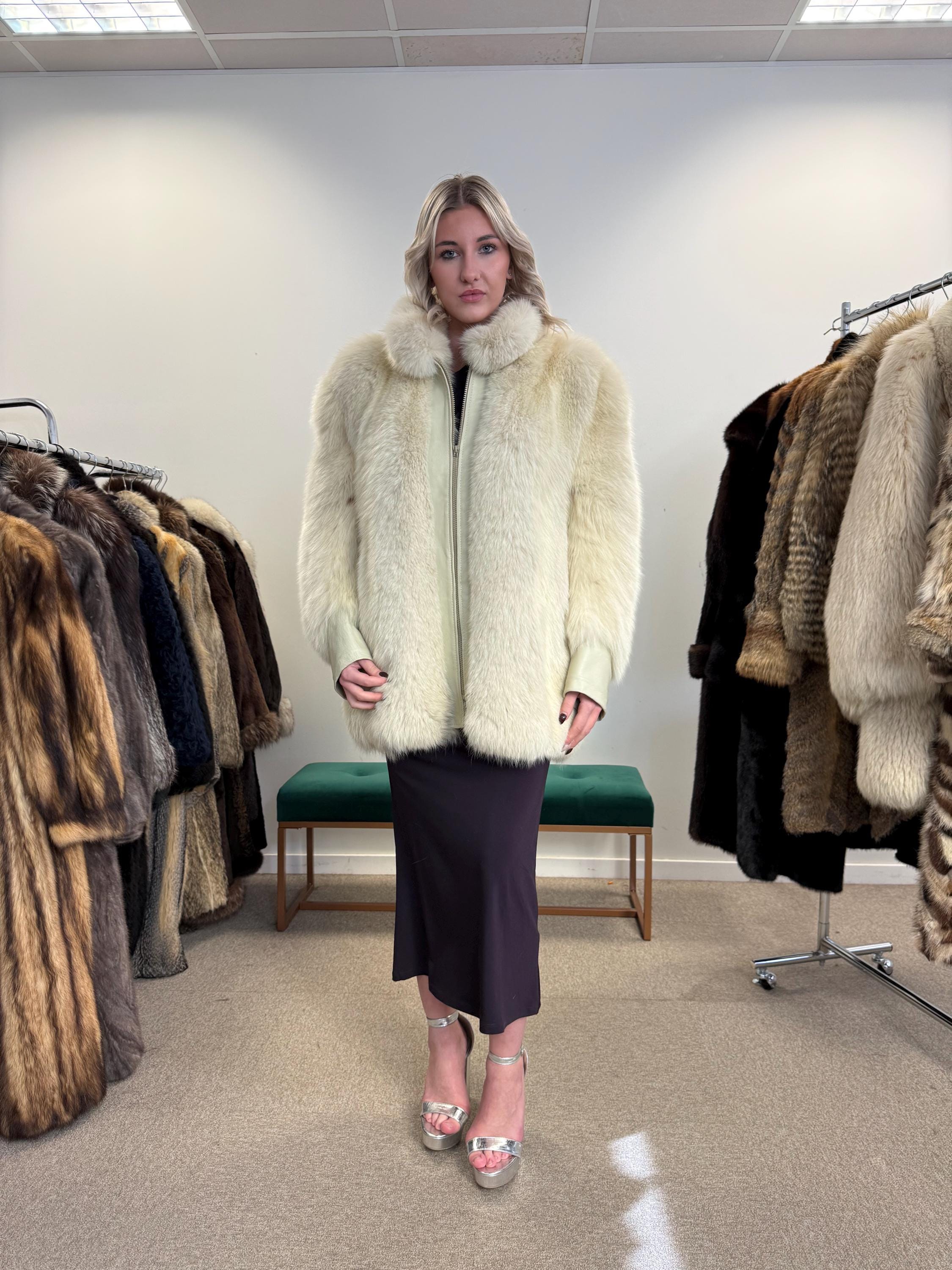 White Fox Fur Coat, Medium Size, Vintage Fur Coat, Women's Fur Coat, Zipper Fox Fur Coat, Real Fox, Soft Fur Coat, White Fox Coat, White Fox