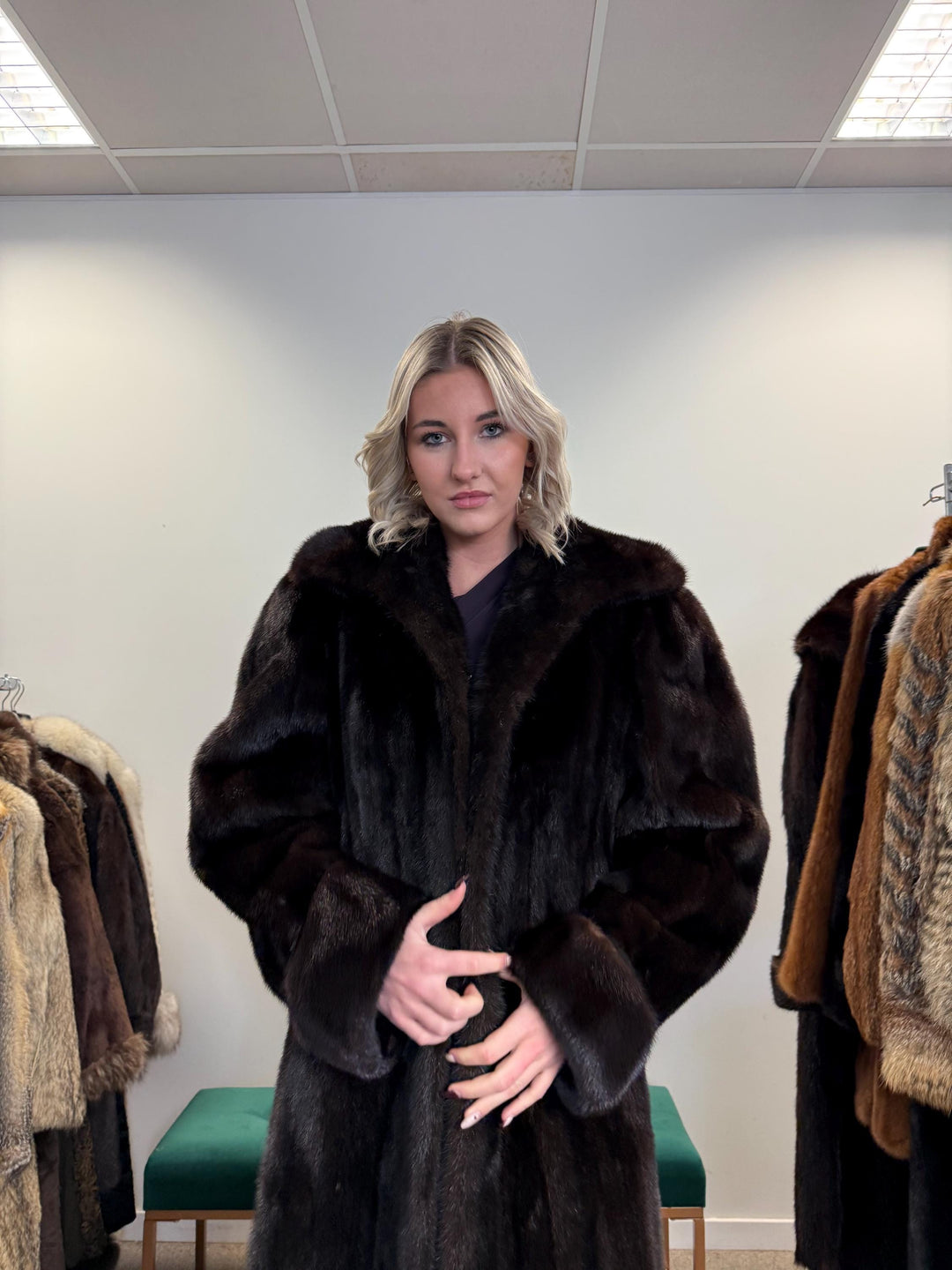 Blackgama Mink Fur Coat, Medium Size, Mink Coat, Real Fur Coat, Fur Coats, Mink Fur Coat, Brown Mink, Brown Mink Coat, Women's Fur Coat, Fur