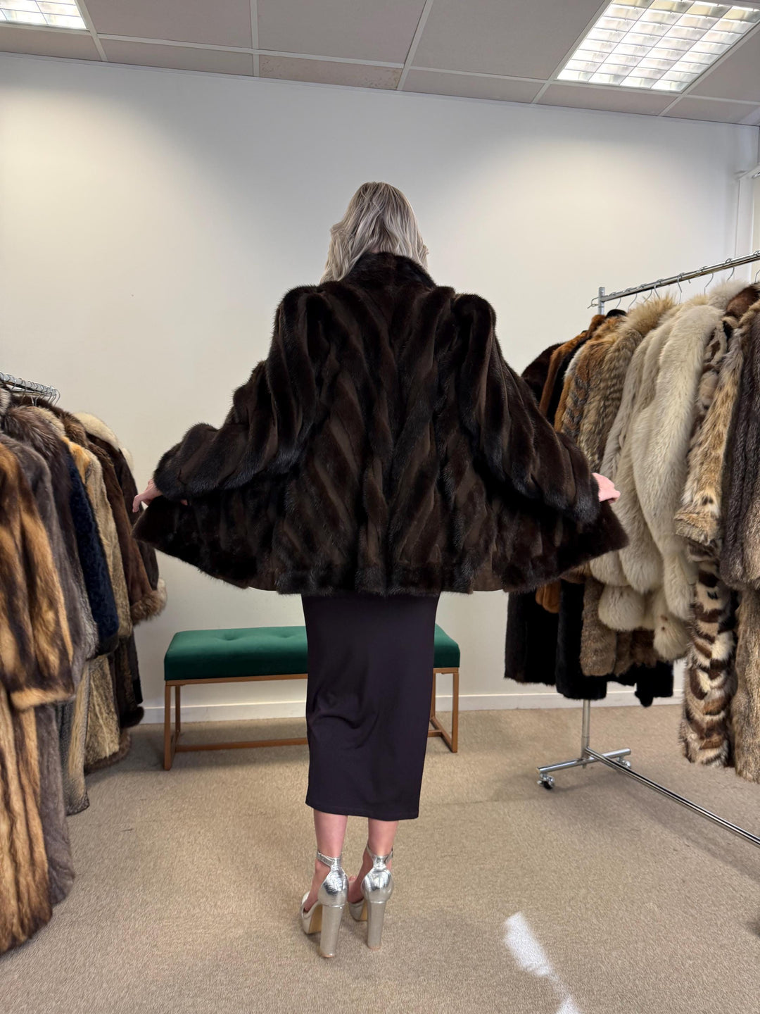 Mink Leather Jacket, Medium Size, Mink Coat, Real Fur Jacket, Fur Coats, Mink Fur, Brown Mink, Fur Leather, Fur Jacket Mink, Brown Fur Coat