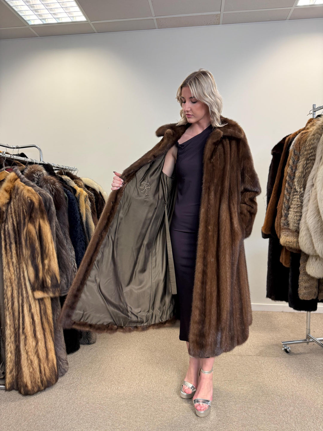 Brown Mink Fur Coat, M/L Size, Women's Fur Coat, Vintage Fur Coat, Real Fur Coat, Mink Coat, Thick Mink Fur, Mink Fur Coat, Fur Coat Mink