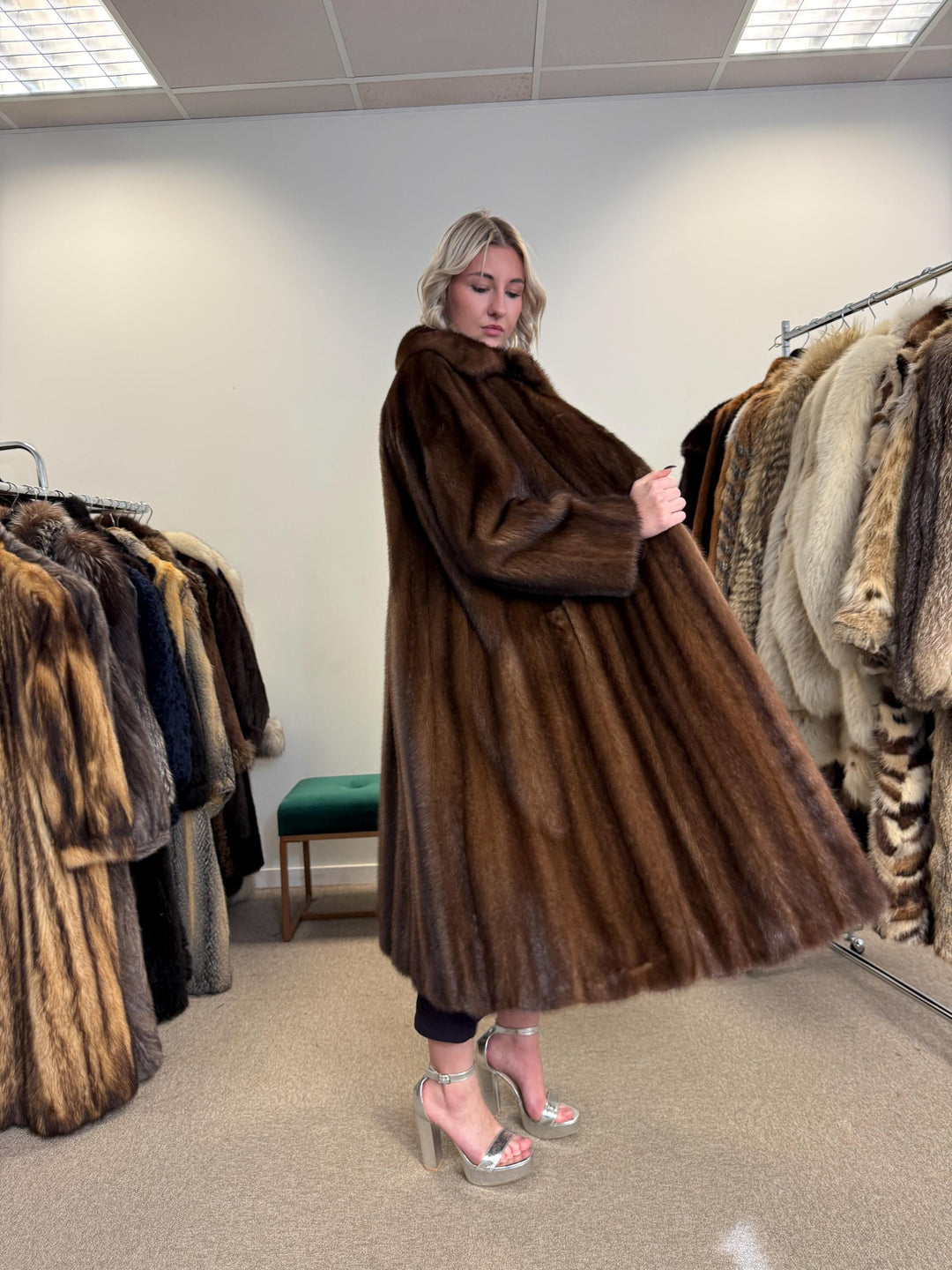 Brown Mink Fur Coat, M/L Size, Women's Fur Coat, Vintage Fur Coat, Real Fur Coat, Mink Coat, Thick Mink Fur, Mink Fur Coat, Fur Coat Mink