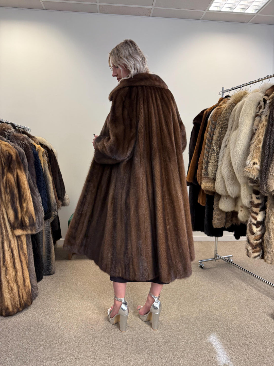 Brown Mink Fur Coat, M/L Size, Women's Fur Coat, Vintage Fur Coat, Real Fur Coat, Mink Coat, Thick Mink Fur, Mink Fur Coat, Fur Coat Mink
