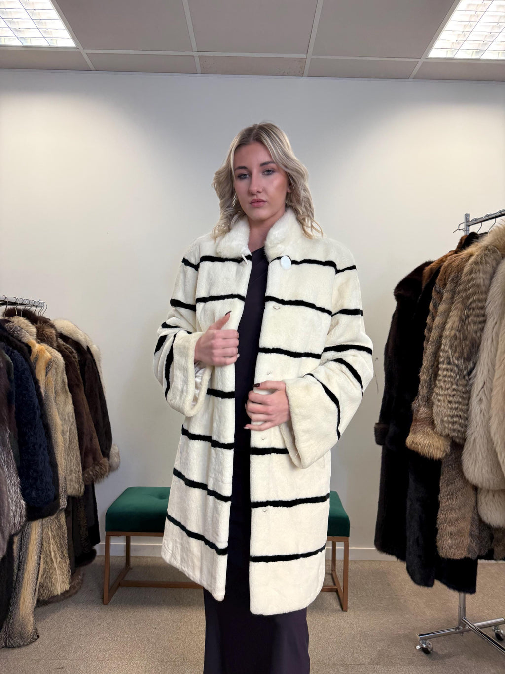 White Rabbit Fur Coat, Rex Rabbit Coat, Medium Size, White Rex Rabbit Coat, Vintage Fur Coat, Women's Coat, White Fur Coat, Fur Coat