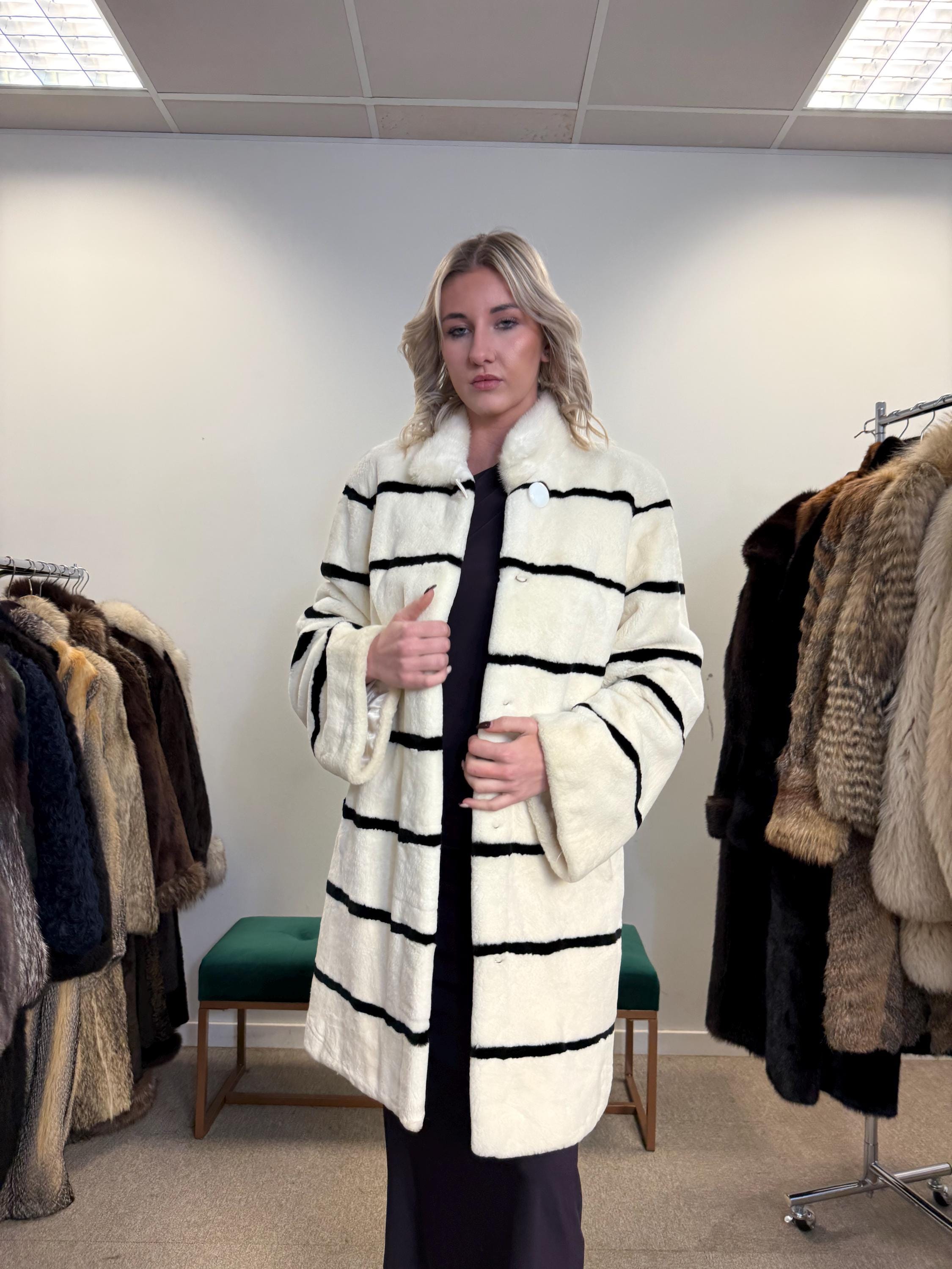 White Rabbit Fur Coat, Rex Rabbit Coat, Medium Size, White Rex Rabbit Coat, Vintage Fur Coat, Women's Coat, White Fur Coat, Fur Coat