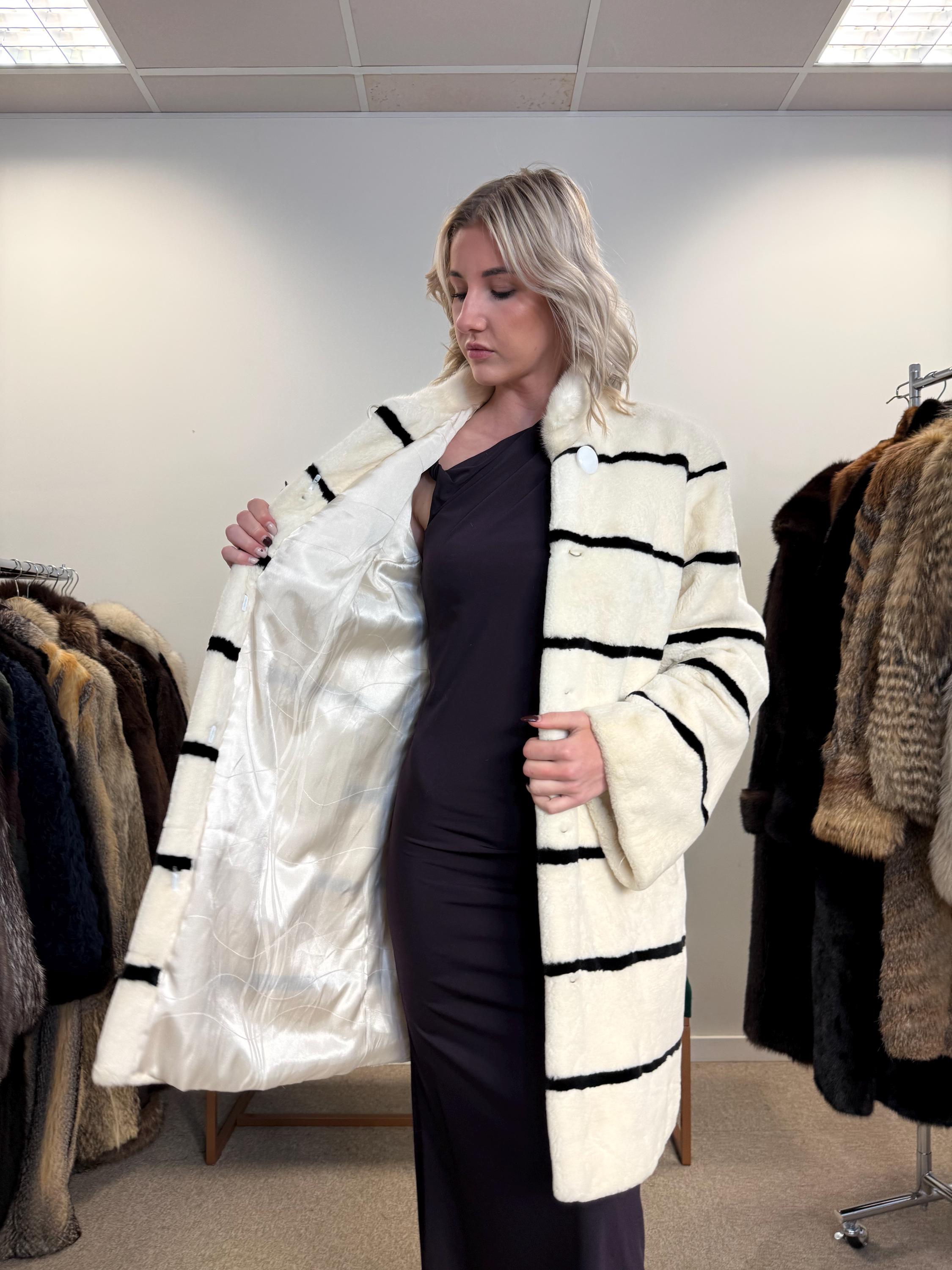 White Rabbit Fur Coat, Rex Rabbit Coat, Medium Size, White Rex Rabbit Coat, Vintage Fur Coat, Women's Coat, White Fur Coat, Fur Coat