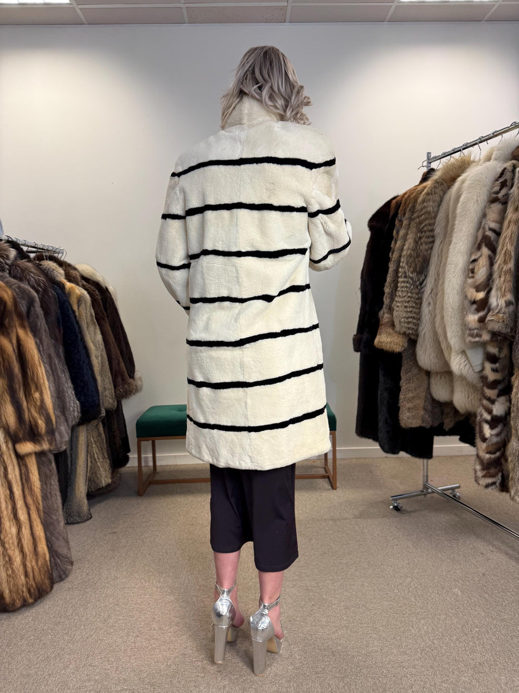 White Rabbit Fur Coat, Rex Rabbit Coat, Medium Size, White Rex Rabbit Coat, Vintage Fur Coat, Women's Coat, White Fur Coat, Fur Coat
