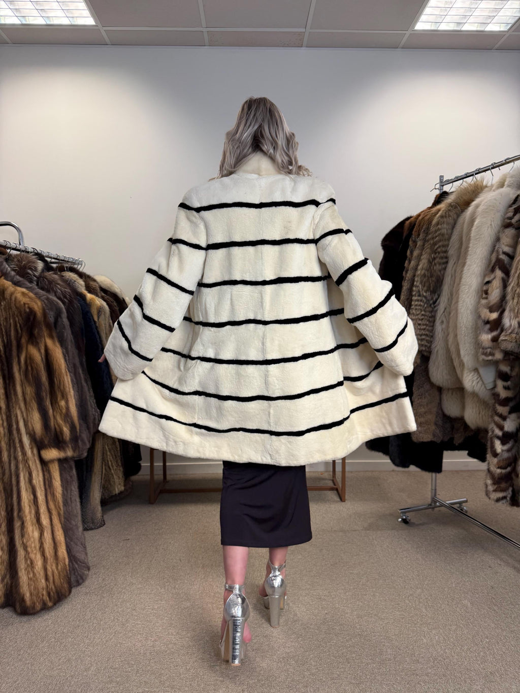 White Rabbit Fur Coat, Rex Rabbit Coat, Medium Size, White Rex Rabbit Coat, Vintage Fur Coat, Women's Coat, White Fur Coat, Fur Coat