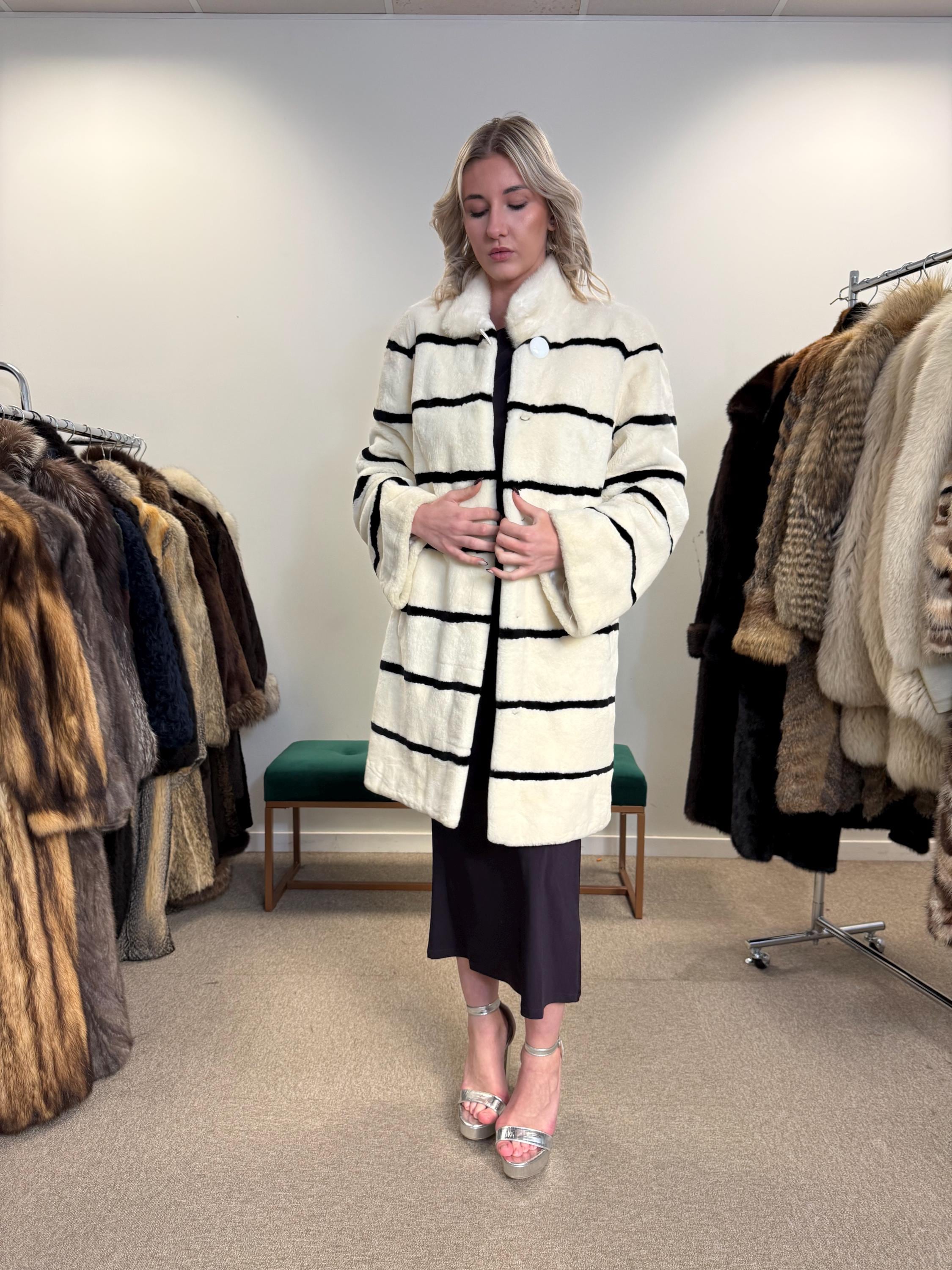 White Rabbit Fur Coat, Rex Rabbit Coat, Medium Size, White Rex Rabbit Coat, Vintage Fur Coat, Women's Coat, White Fur Coat, Fur Coat
