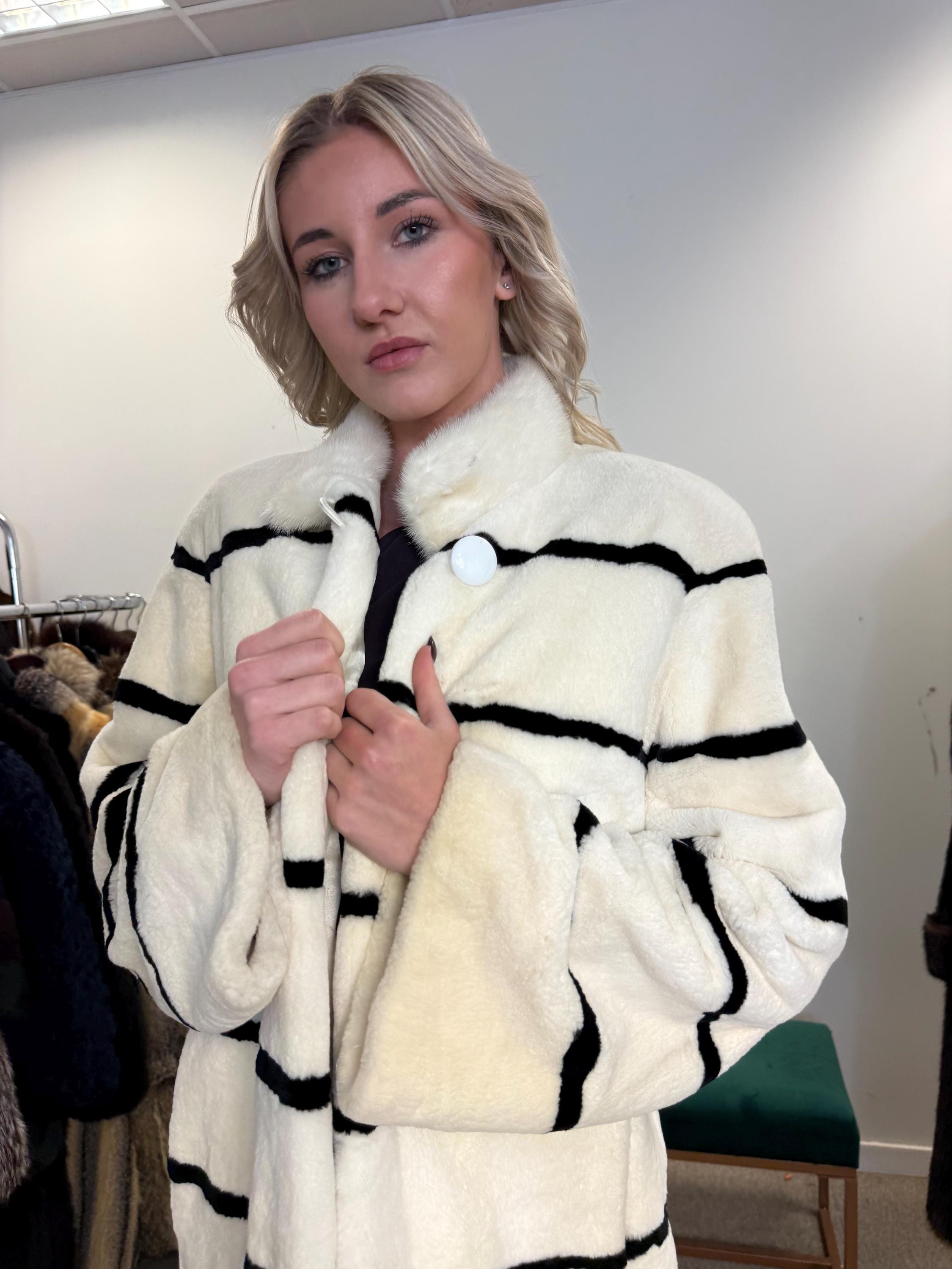 White Rabbit Fur Coat, Rex Rabbit Coat, Medium Size, White Rex Rabbit Coat, Vintage Fur Coat, Women's Coat, White Fur Coat, Fur Coat