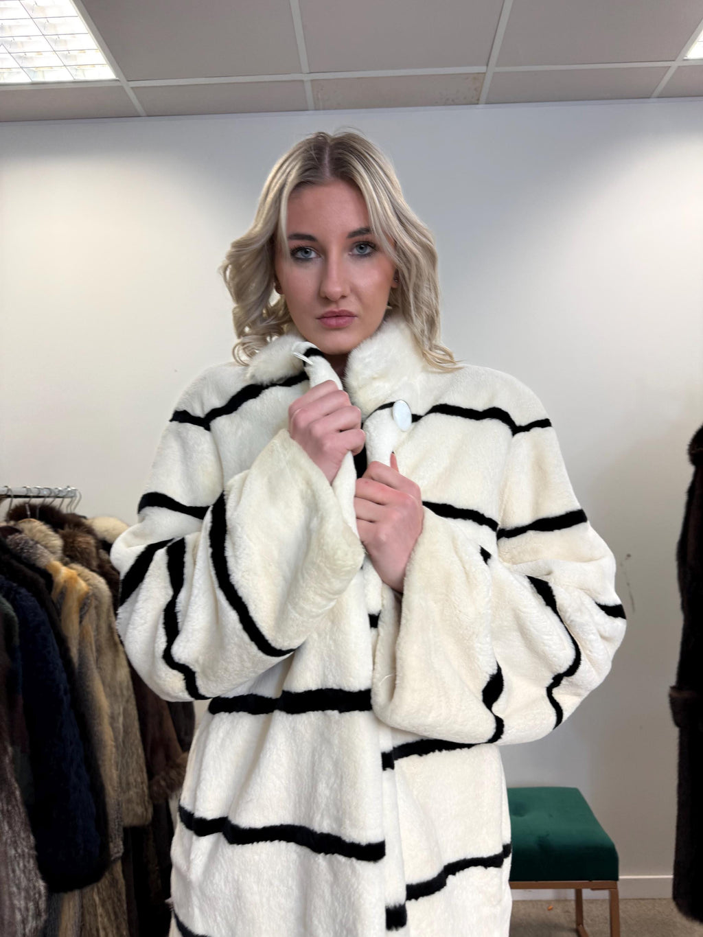 White Rabbit Fur Coat, Rex Rabbit Coat, Medium Size, White Rex Rabbit Coat, Vintage Fur Coat, Women's Coat, White Fur Coat, Fur Coat