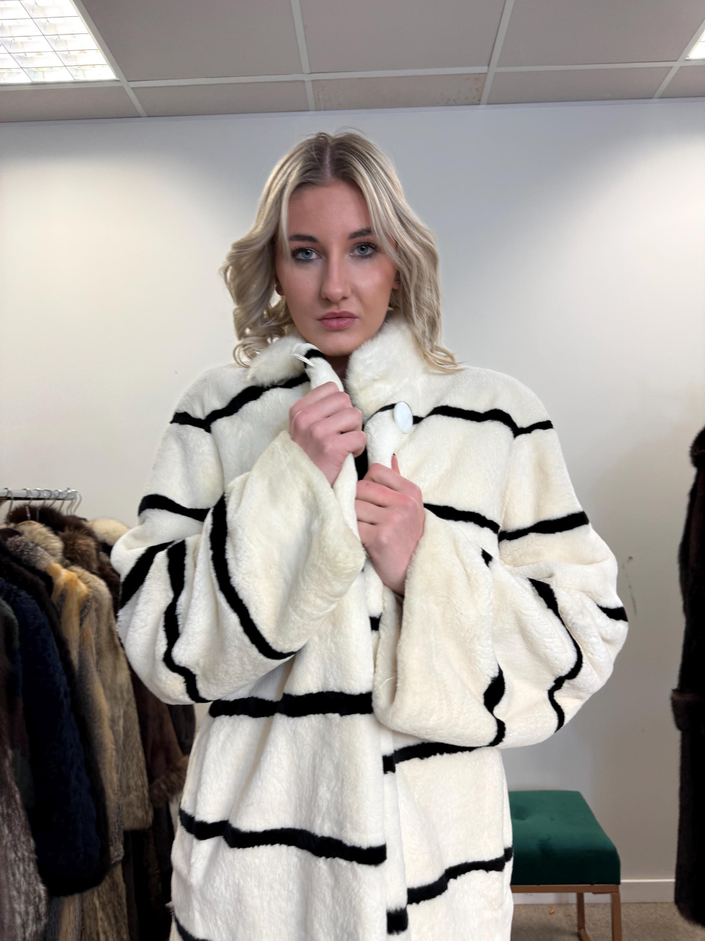 White Rabbit Fur Coat, Rex Rabbit Coat, Medium Size, White Rex Rabbit Coat, Vintage Fur Coat, Women's Coat, White Fur Coat, Fur Coat
