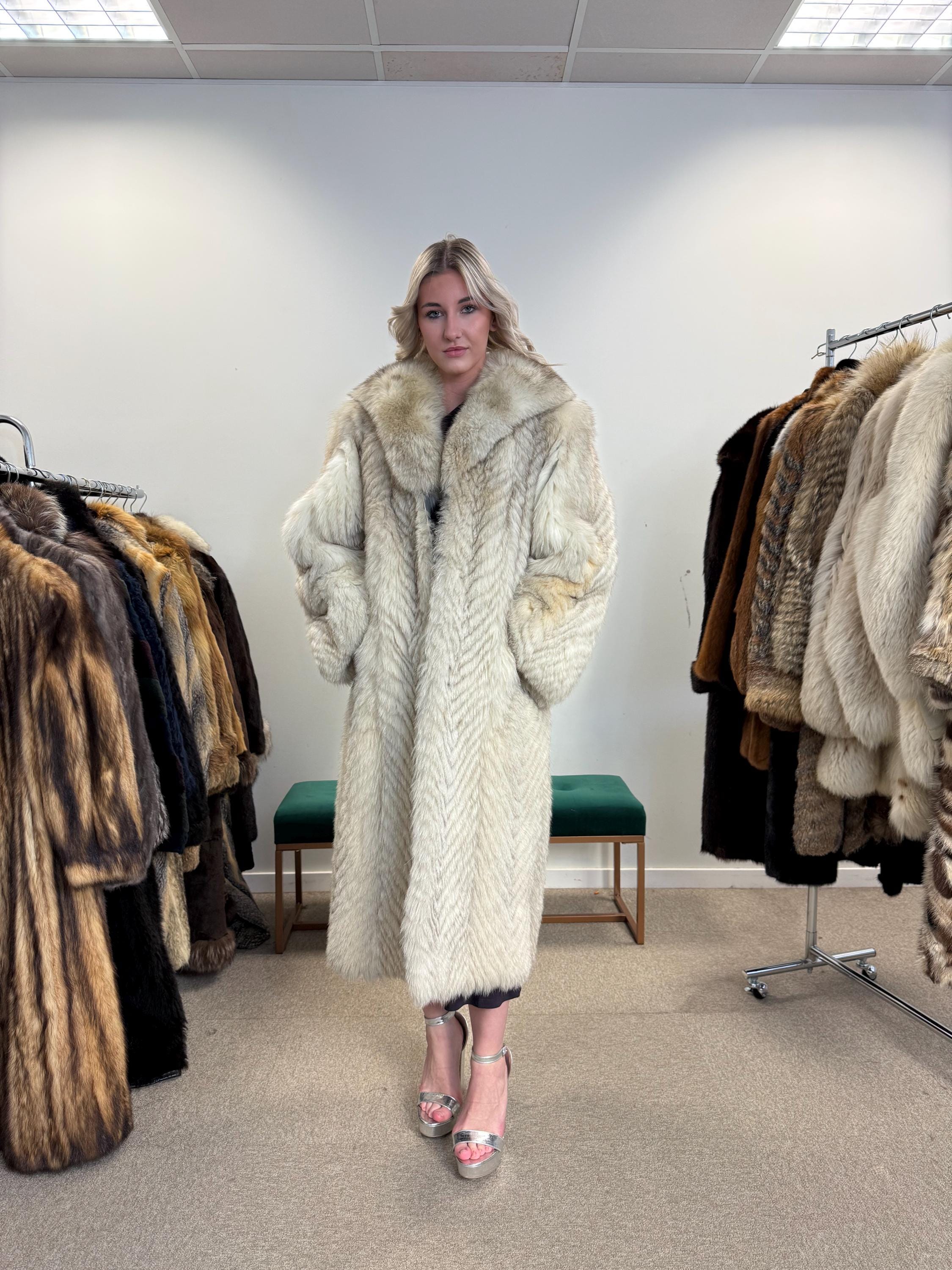 White Fox Fur Coat, Medium Size, Outlet Coat, Vintage Fur Coat, Women's Fur Coat, Real Fox Fur, Real Fox, Long Fur Coat, Soft Fox Fur Coat