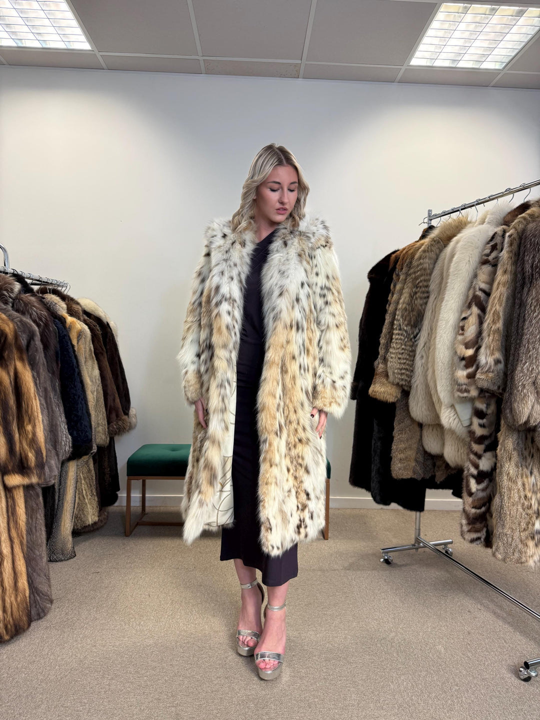New Lynx Fur Coat, L/XL Size, Vintage Fur Coat, Real Lynx Coat, Long Lynx Coat, Women's Fur Coat, Hooded Fur Coat, Real Fur Coat, Lynx Coat