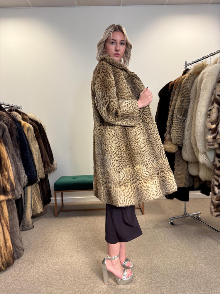 Lynx Fur Coat - Luxurious and Elegant, Small Size, Real Fur Coat for a Sophisticated Look, Womens Fur Coat, Real Lynx Fur Coat, Vintage Fur