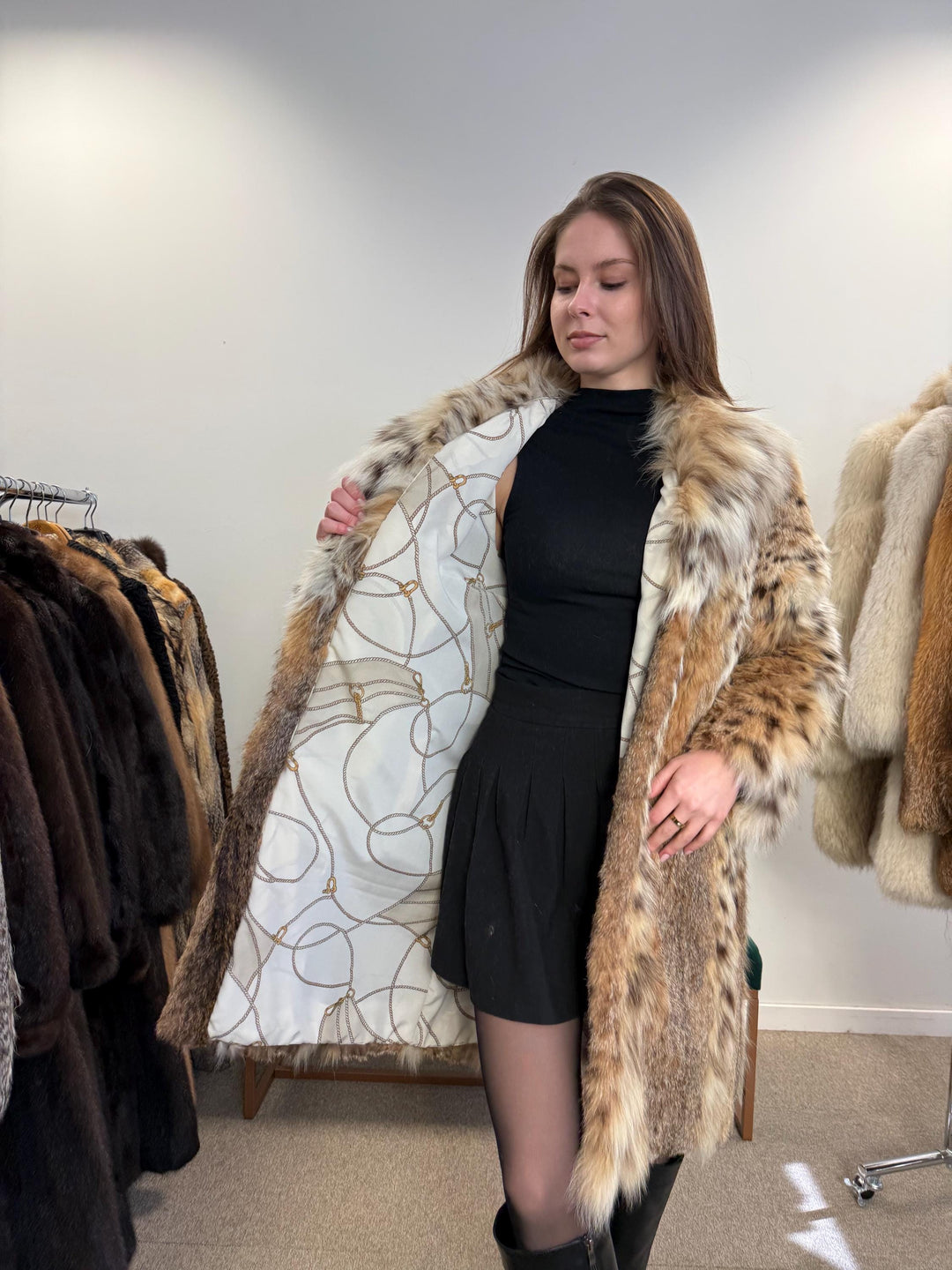 Lynx fur jacket, hooded fur jacket, medium new fur coat, real fur coat, lynx coat, excellent condition, handmade fur coat