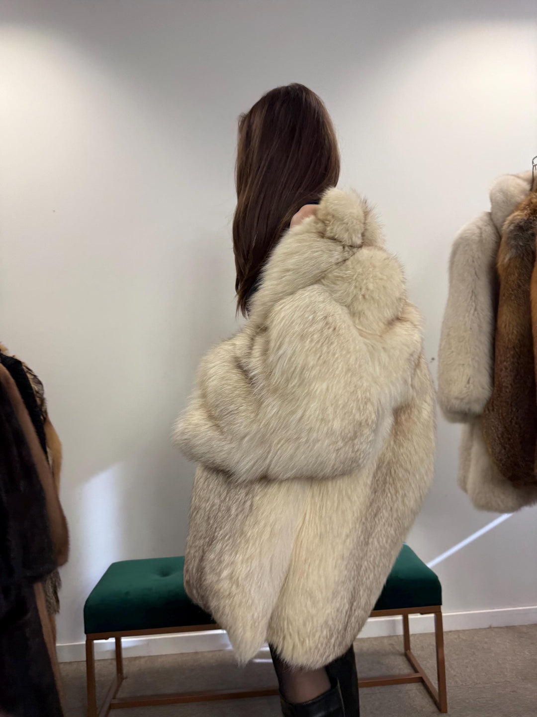 Elegant M/L Blue Fox Fur Coat, White Fox Fur Coat - Luxurious, Warm, and Stylish -Perfect for Timeless Winter Fashion, Vintage Style Fox Fur