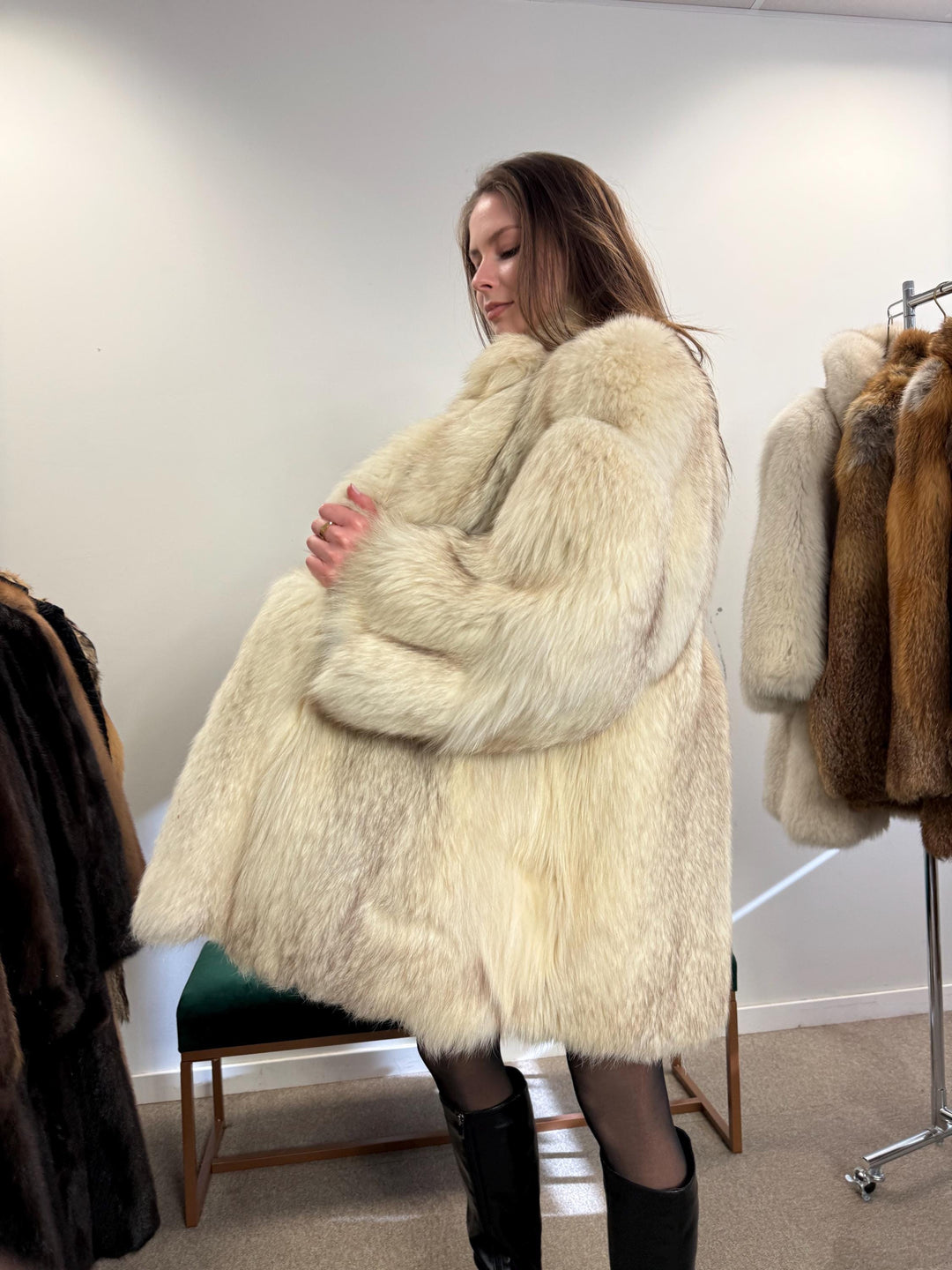 Elegant M/L Blue Fox Fur Coat, White Fox Fur Coat - Luxurious, Warm, and Stylish -Perfect for Timeless Winter Fashion, Vintage Style Fox Fur