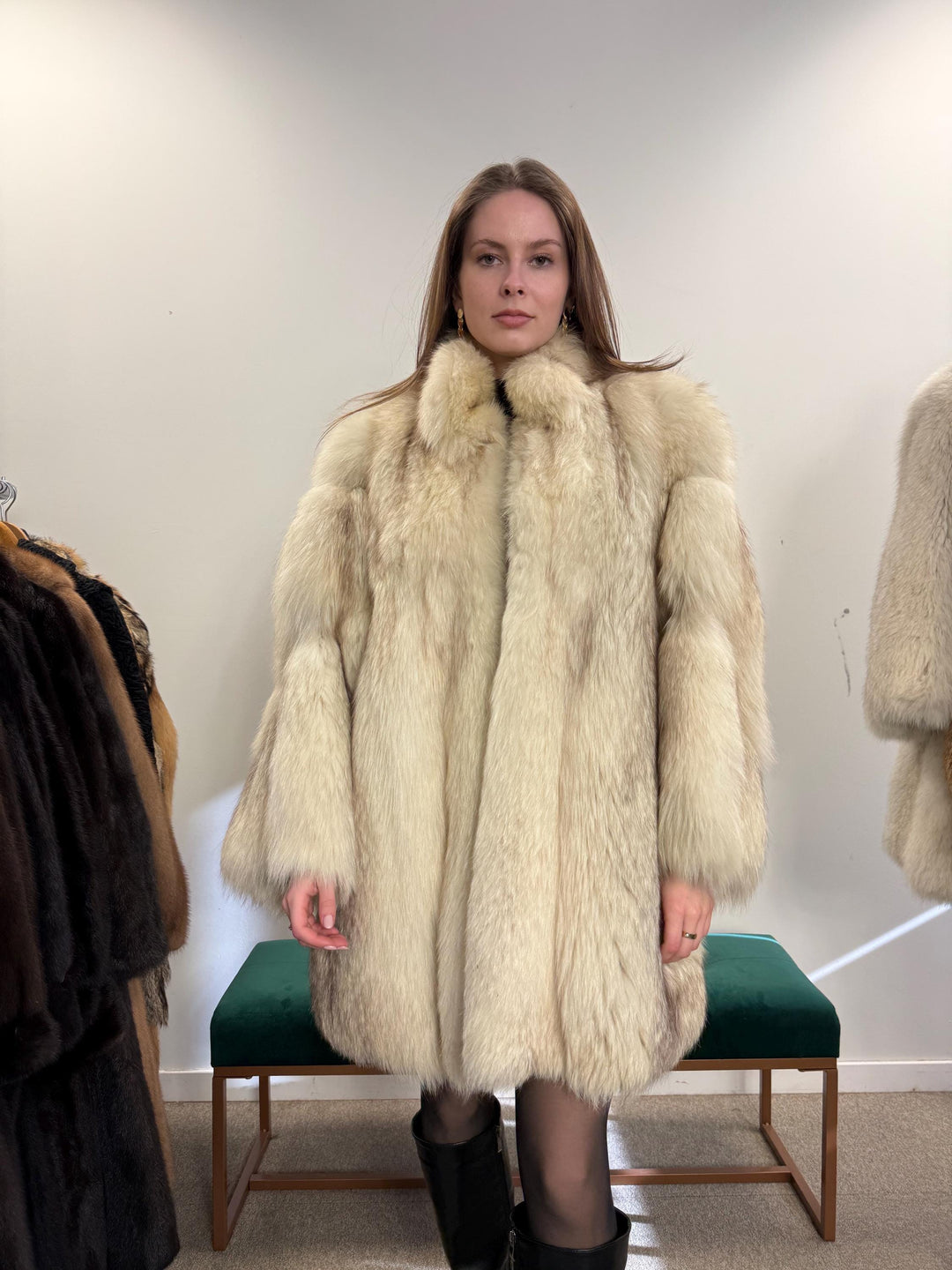 Elegant M/L Blue Fox Fur Coat, White Fox Fur Coat - Luxurious, Warm, and Stylish -Perfect for Timeless Winter Fashion, Vintage Style Fox Fur
