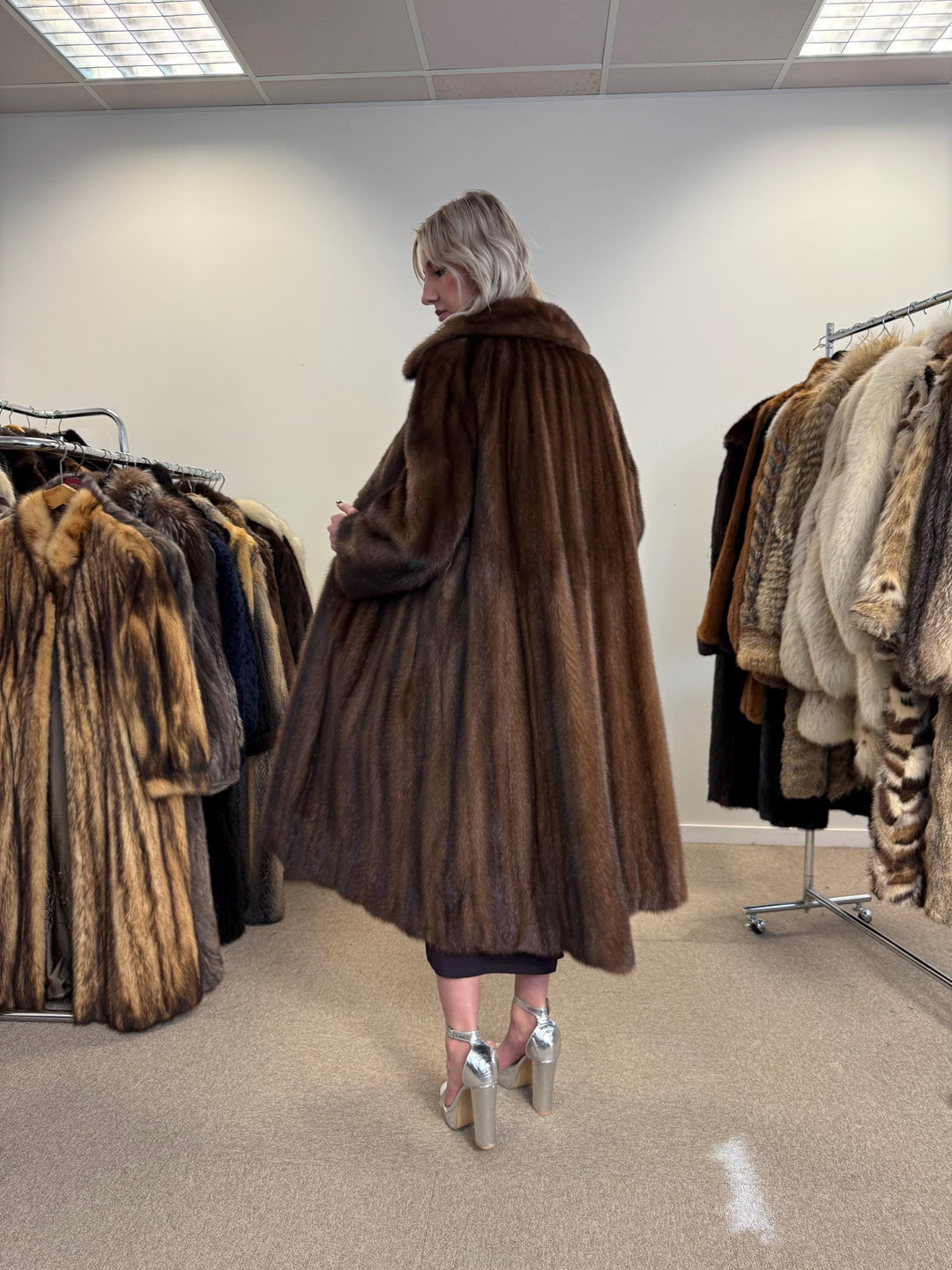 Brown Mink Fur Coat, M/L Size, Women's Fur Coat, Vintage Fur Coat, Real Fur Coat, Mink Coat, Thick Mink Fur, Mink Fur Coat, Fur Coat Mink