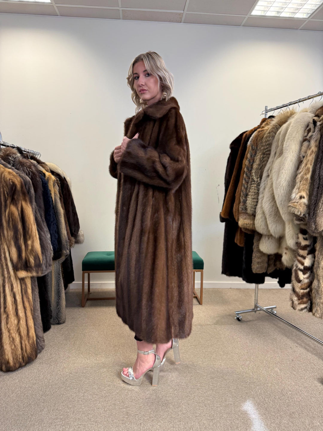 Brown Mink Fur Coat, M/L Size, Women's Fur Coat, Vintage Fur Coat, Real Fur Coat, Mink Coat, Thick Mink Fur, Mink Fur Coat, Fur Coat Mink