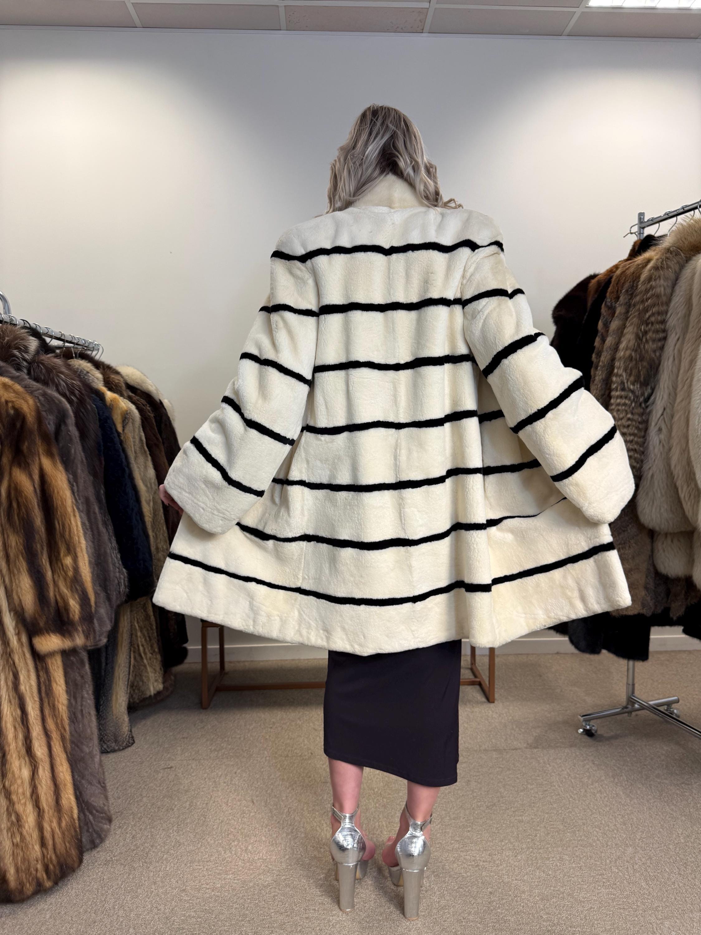 White Rabbit Fur Coat, Rex Rabbit Coat, Medium Size, White Rex Rabbit Coat, Vintage Fur Coat, Women's Coat, White Fur Coat, Fur Coat