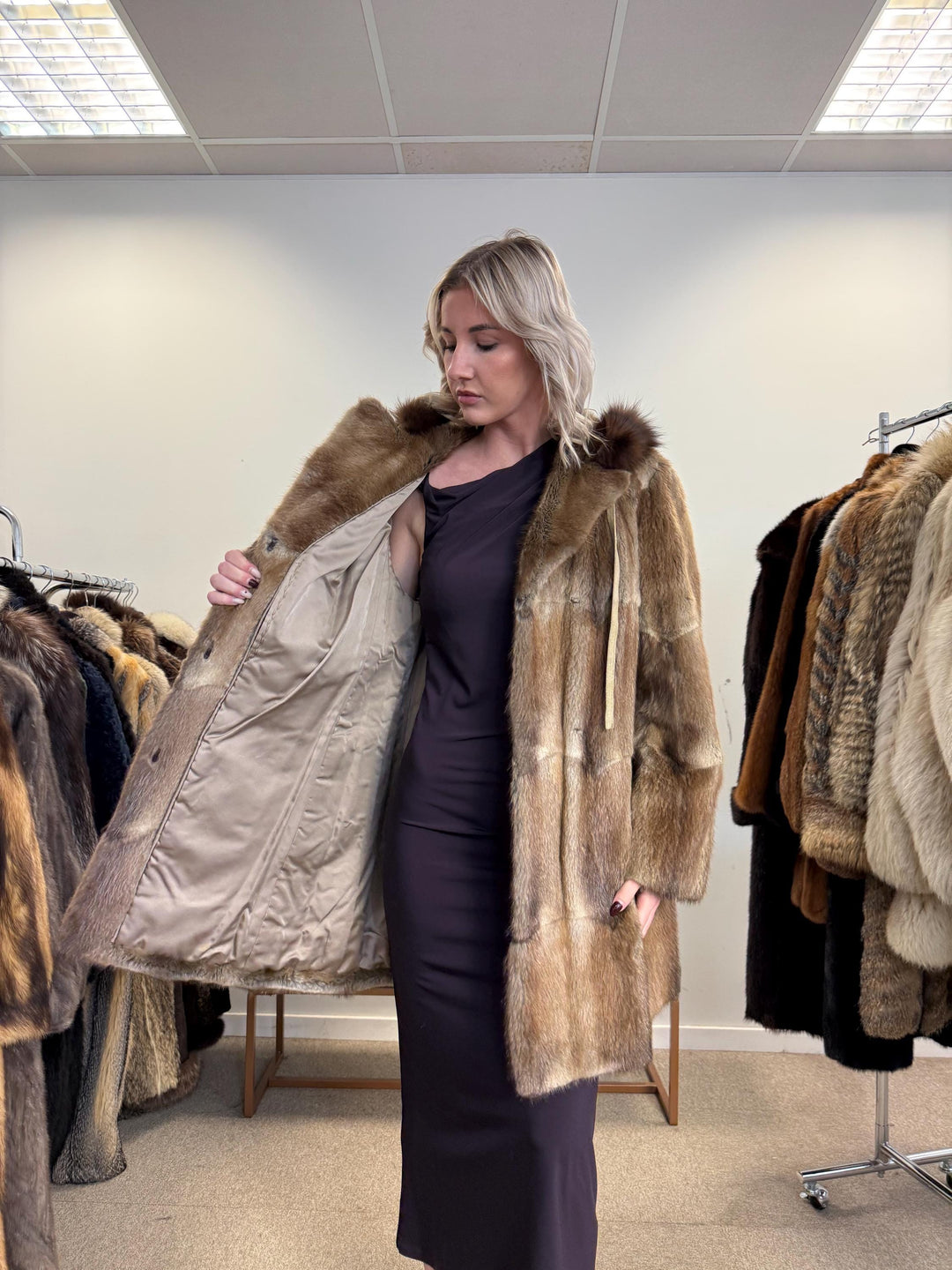 Muskrat Fur Coat, Hooded Muskrat Coat, Medium Size, Vintage Fur Coat, Soft Muskrat Coat, Brown Fur Coat, Women's Fur Coat, Real Muskrat Fur