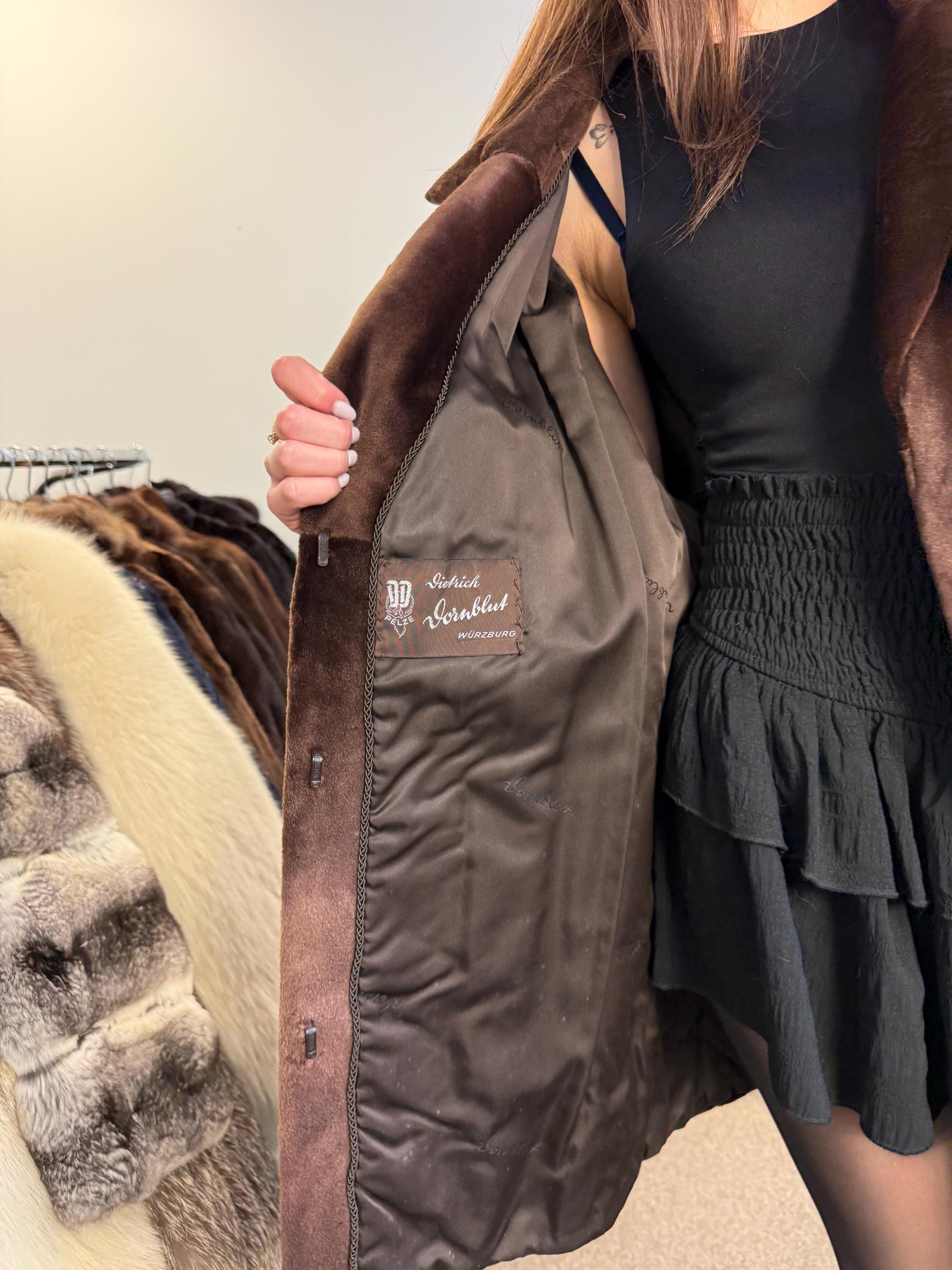 Dark Brown Velvet Fur Jacket, Vintage Lackotter Fur, Large Size, Sheared Muskrat Seal-Look Coat, Luxury Fur Jacket, Velvet Jacket, Luxury