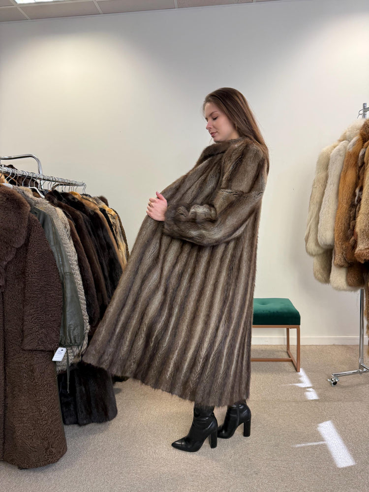 Luxury Muskrat Fur Coat, XXL Size, Long Muskrat Coat, Soft Fur Coat, Vintage Fur Coat, Real Muskrat Coat, Full Length Fur Coat