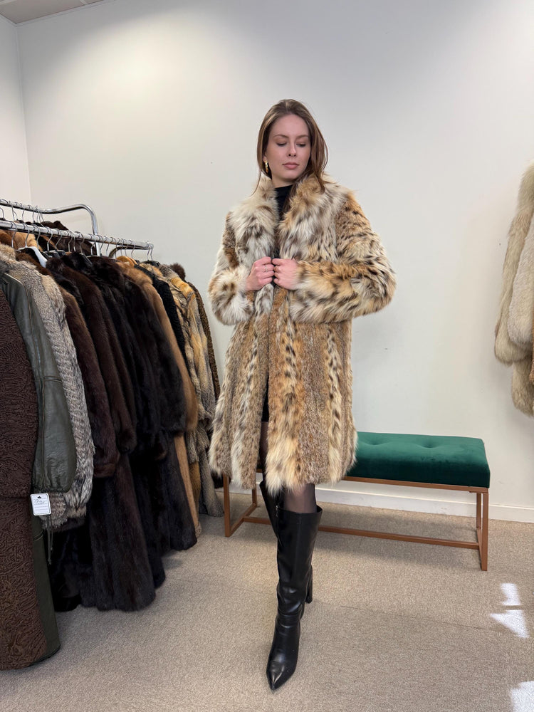 Lynx fur jacket, hooded fur jacket, medium new fur coat, real fur coat, lynx coat, excellent condition, handmade fur coat