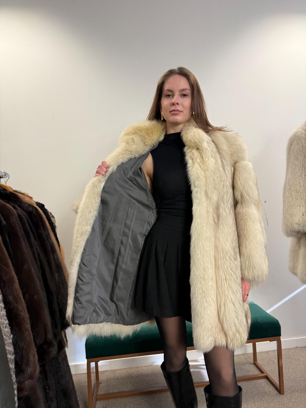 Elegant M/L Blue Fox Fur Coat, White Fox Fur Coat - Luxurious, Warm, and Stylish -Perfect for Timeless Winter Fashion, Vintage Style Fox Fur