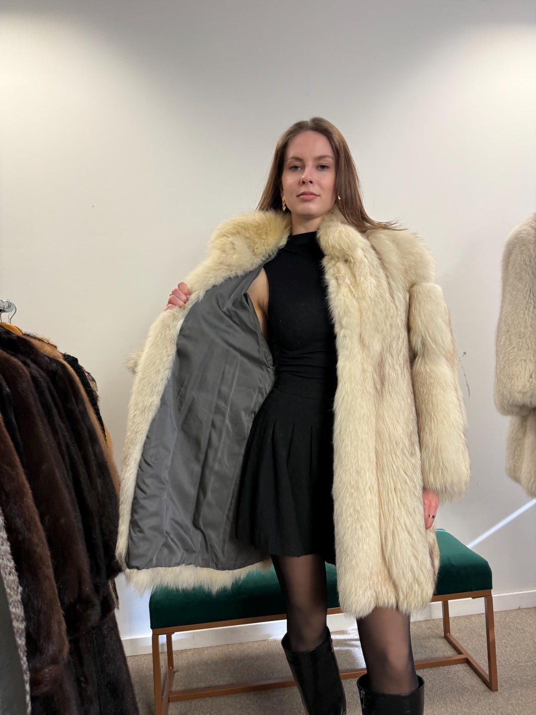 Elegant M/L Blue Fox Fur Coat, White Fox Fur Coat - Luxurious, Warm, and Stylish -Perfect for Timeless Winter Fashion, Vintage Style Fox Fur