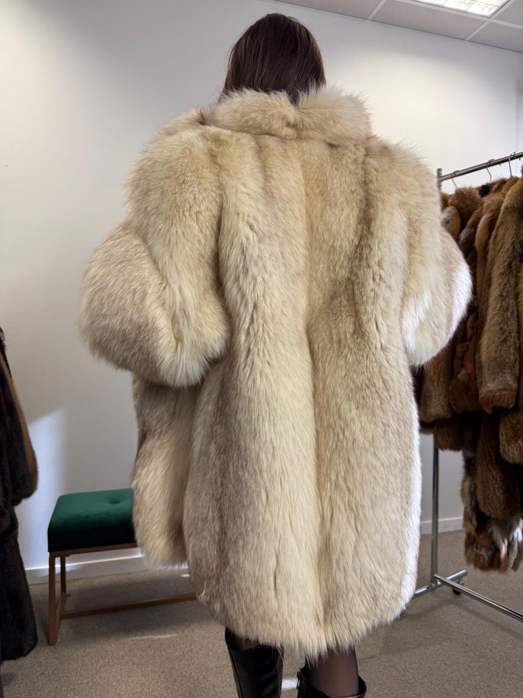 Elegant M/L Blue Fox Fur Coat, White Fox Fur Coat - Luxurious, Warm, and Stylish -Perfect for Timeless Winter Fashion, Vintage Style Fox Fur