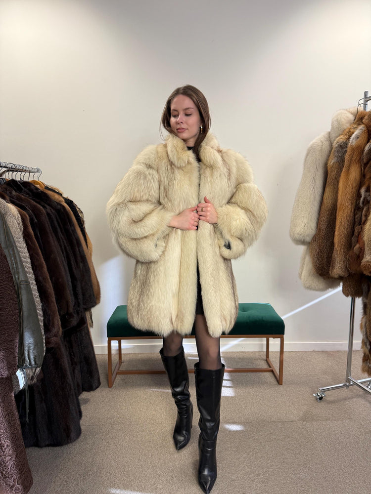 Elegant M/L Blue Fox Fur Coat, White Fox Fur Coat - Luxurious, Warm, and Stylish -Perfect for Timeless Winter Fashion, Vintage Style Fox Fur