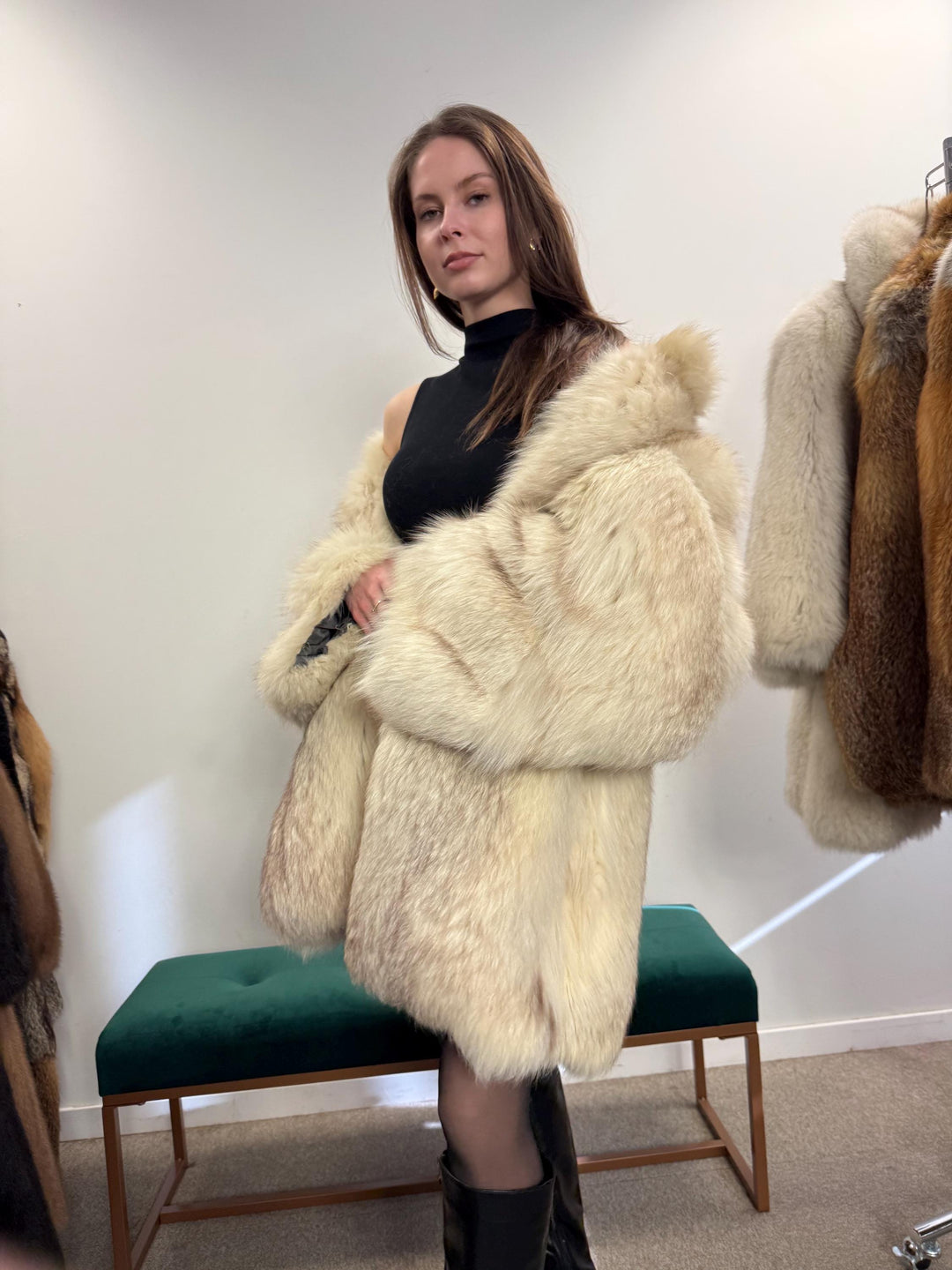 Elegant M/L Blue Fox Fur Coat, White Fox Fur Coat - Luxurious, Warm, and Stylish -Perfect for Timeless Winter Fashion, Vintage Style Fox Fur