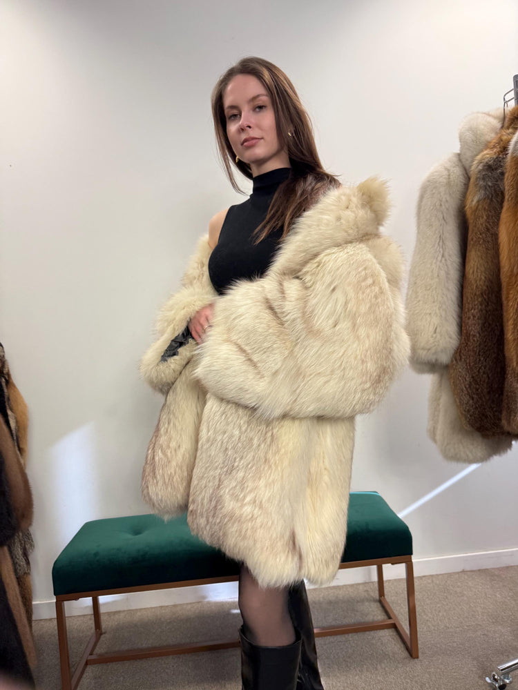 Elegant M/L Blue Fox Fur Coat, White Fox Fur Coat - Luxurious, Warm, and Stylish -Perfect for Timeless Winter Fashion, Vintage Style Fox Fur