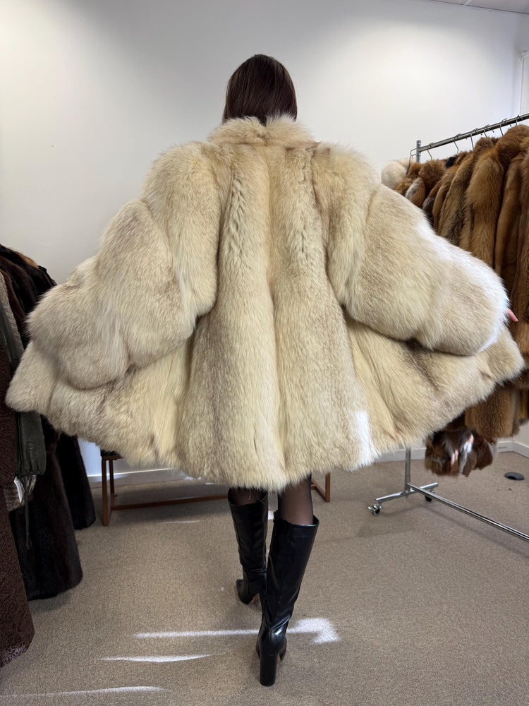 Elegant M/L Blue Fox Fur Coat, White Fox Fur Coat - Luxurious, Warm, and Stylish -Perfect for Timeless Winter Fashion, Vintage Style Fox Fur