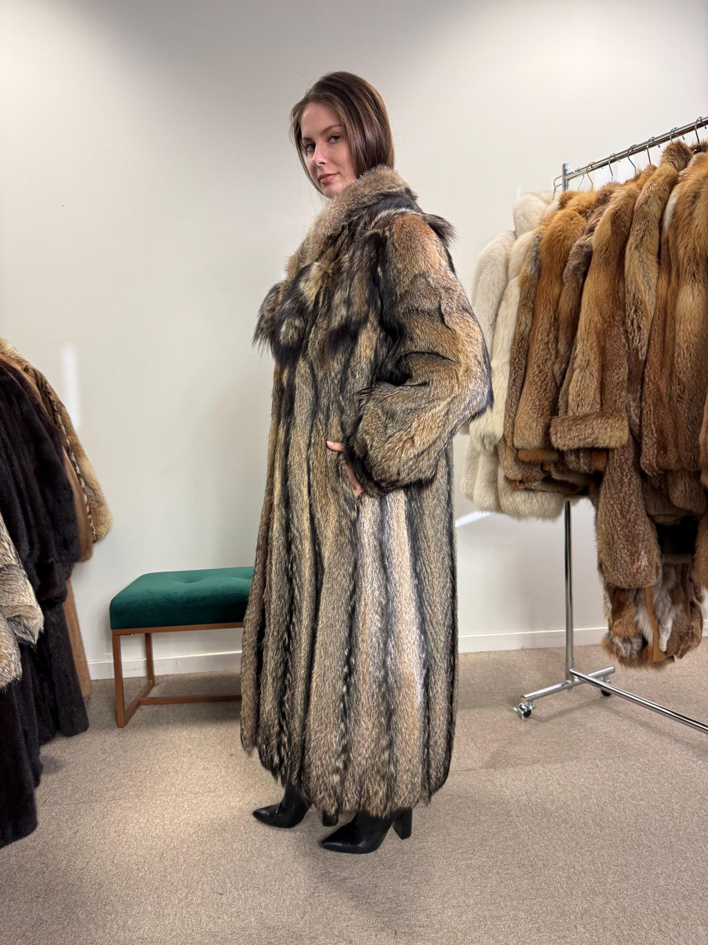 Full-Length Coyote Fur Coat, Large Size, Women's Fur Coat, Real Coyote Fur Coat, Coyote Coat Women, Vintage Fur Coat, Real Coyote Coat, Fur