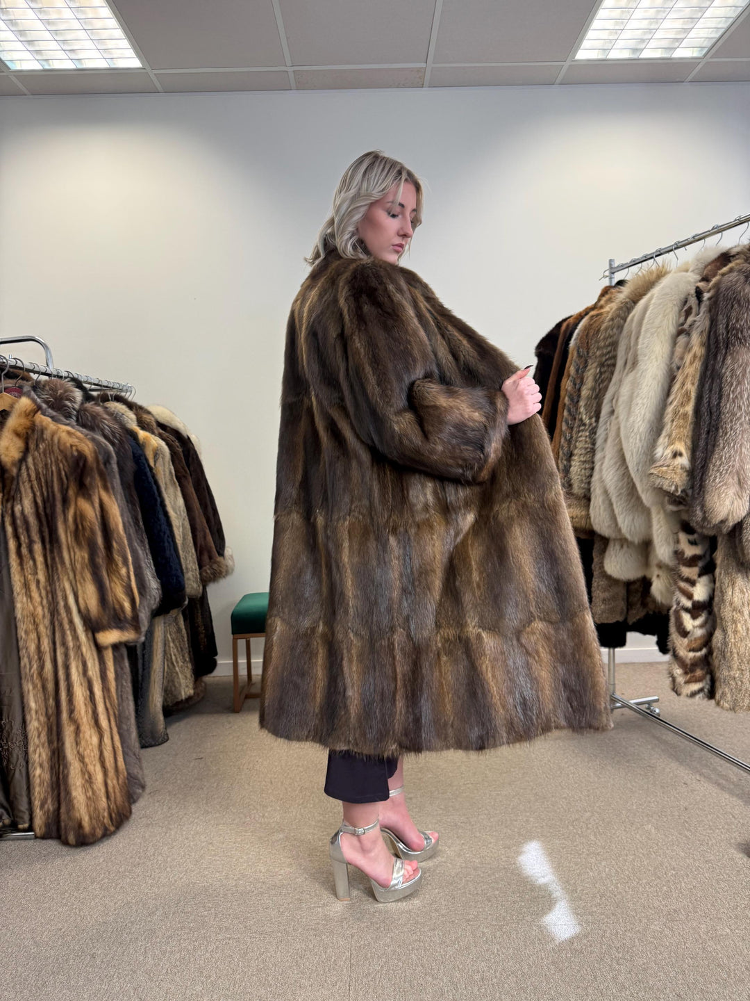 Long Bisam Fur Coat, Large Size, Bisam Fur Coat, Real Fur Coat, Bisam Fur, Vintage Fur Coat, Women's Coat, Thick Fur Coat, Brown Bisam Coat