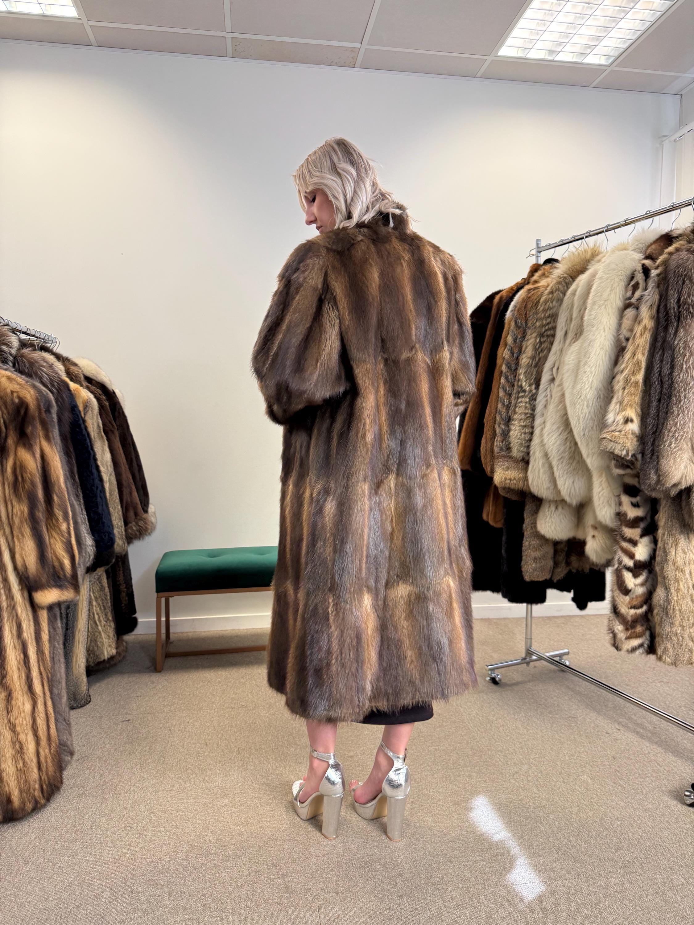 Long Bisam Fur Coat, Large Size, Bisam Fur Coat, Real Fur Coat, Bisam Fur, Vintage Fur Coat, Women's Coat, Thick Fur Coat, Brown Bisam Coat
